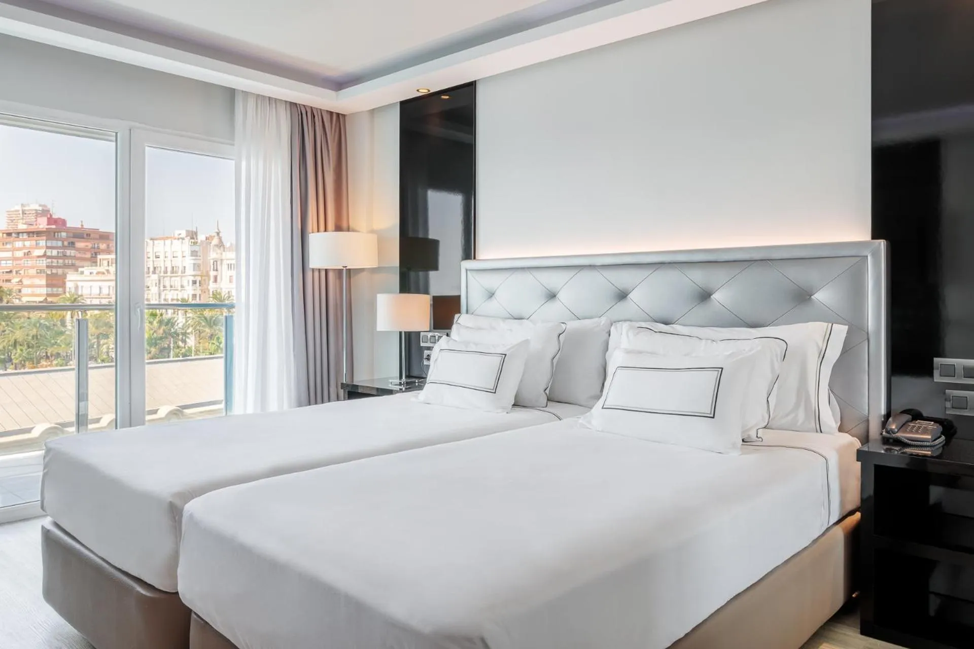 Bed in Melia Alicante