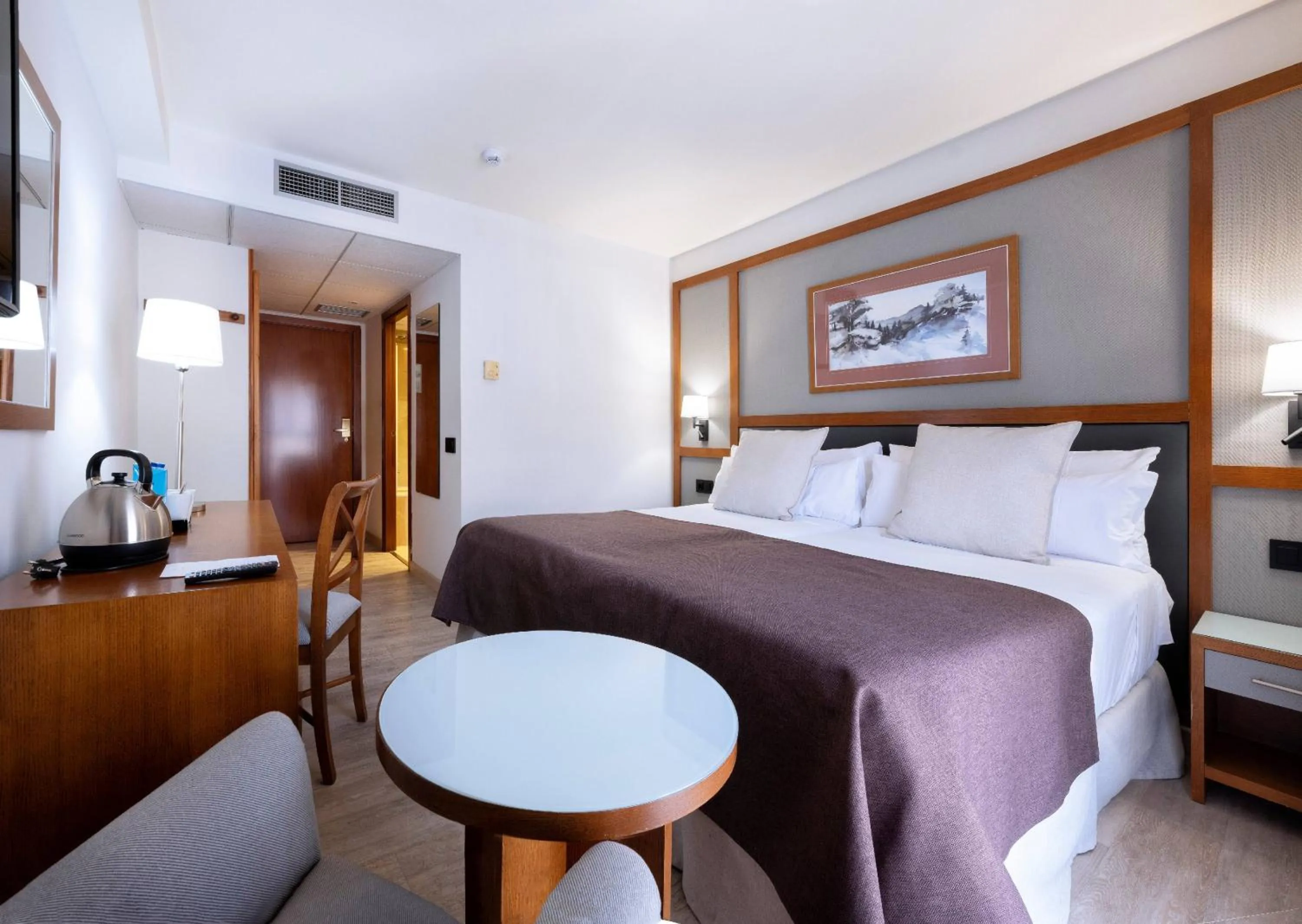 Property building, Bed in Vielha Val d'Arán Affiliated by Meliá Hotel