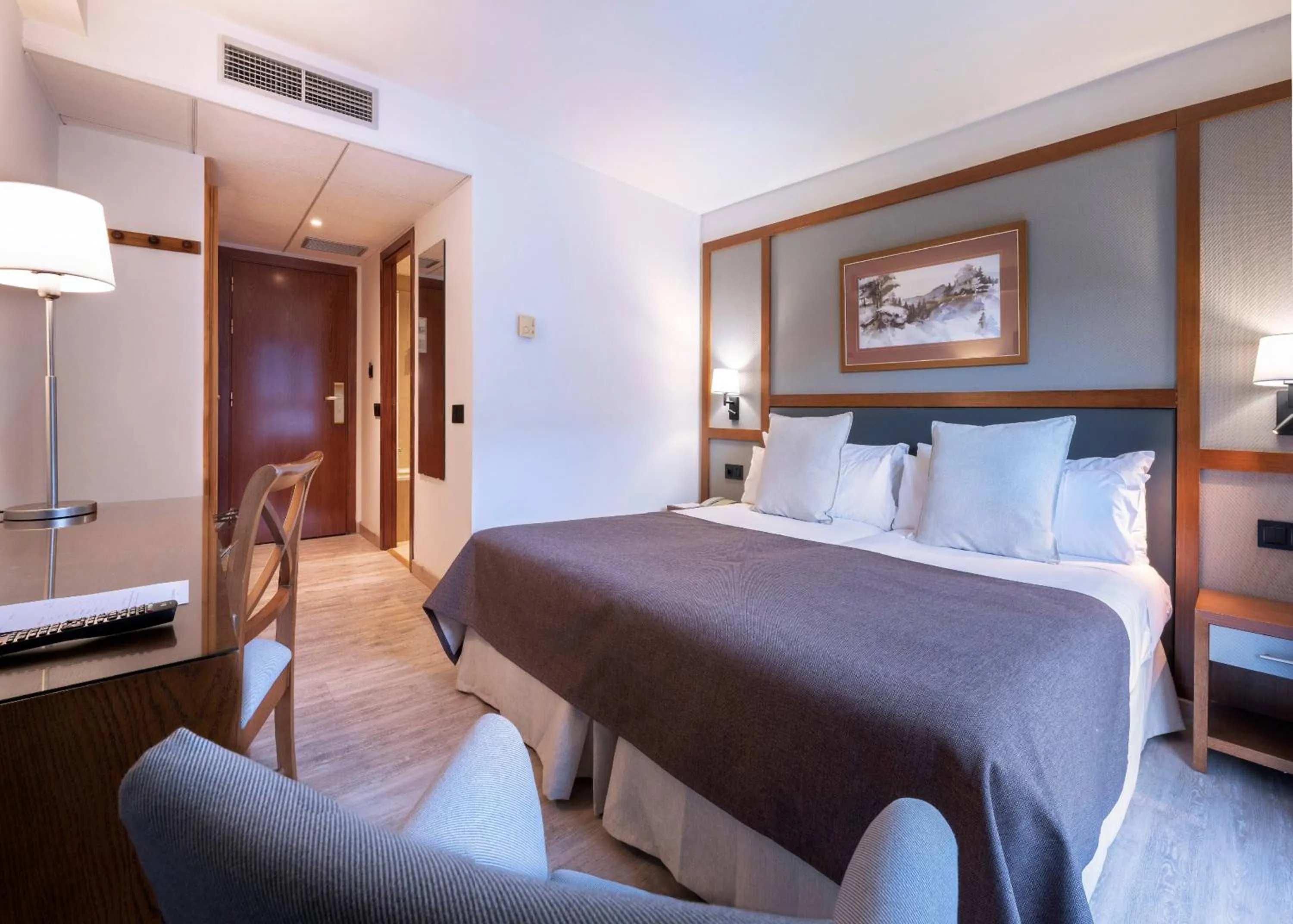 Property building, Bed in Vielha Val d'Arán Affiliated by Meliá Hotel