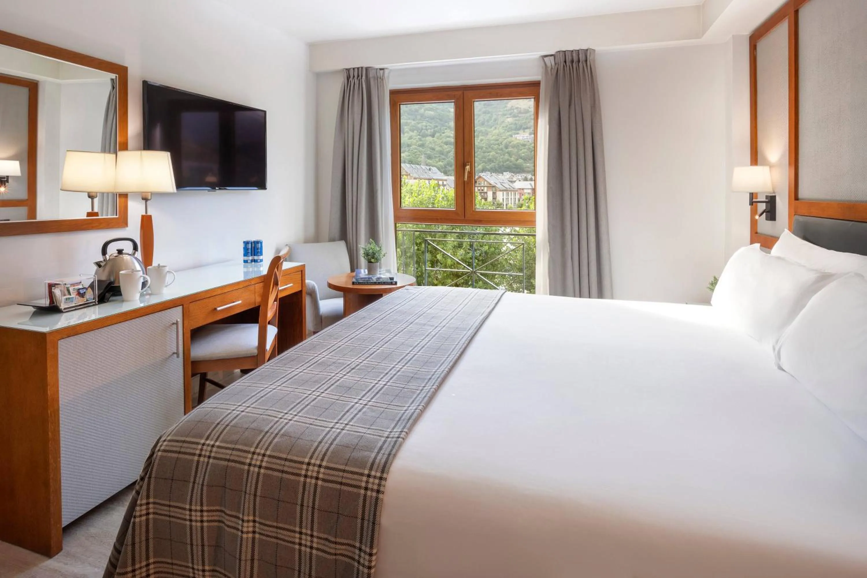 Property building, Bed in Vielha Val d'Arán Affiliated by Meliá Hotel