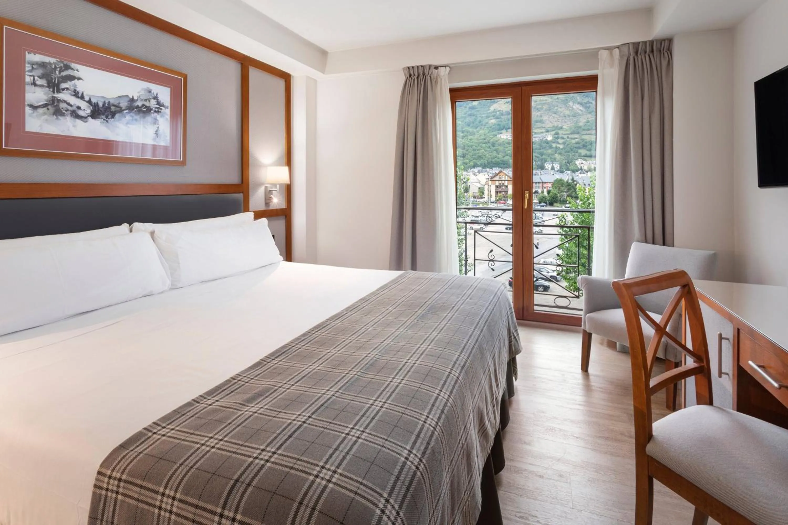 Property building, Bed in Vielha Val d'Arán Affiliated by Meliá Hotel