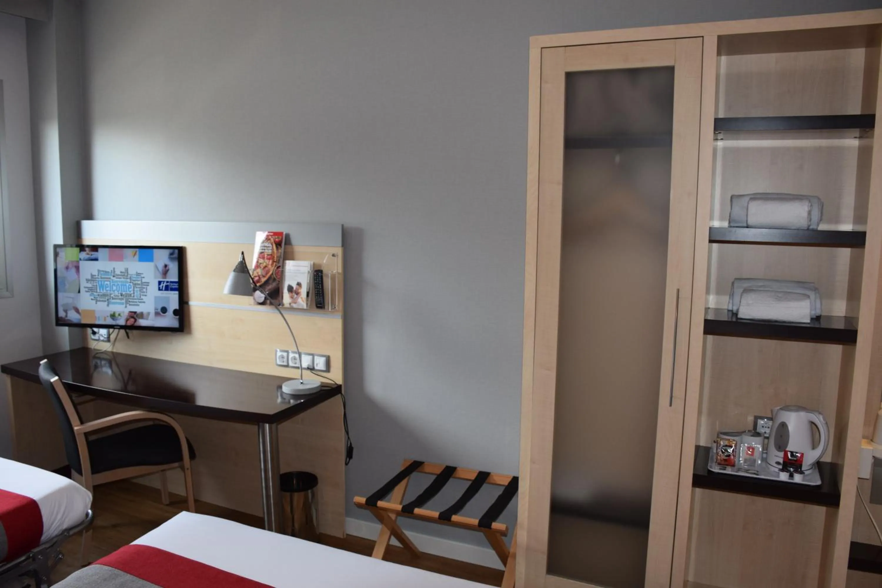 Decorative detail, Bed in Hotel Holiday Inn Express Madrid-Rivas by IHG