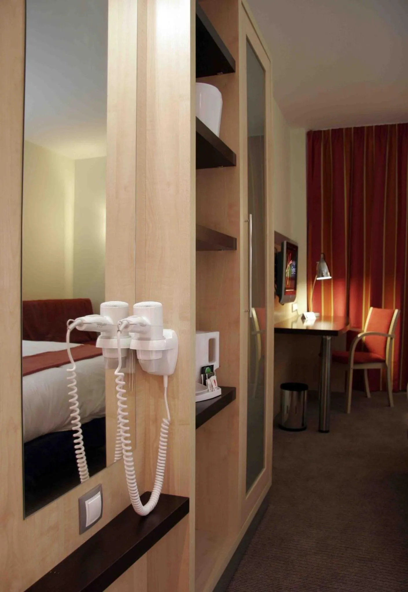 Photo of the whole room, Bed in Holiday Inn Express Alcobendas by IHG