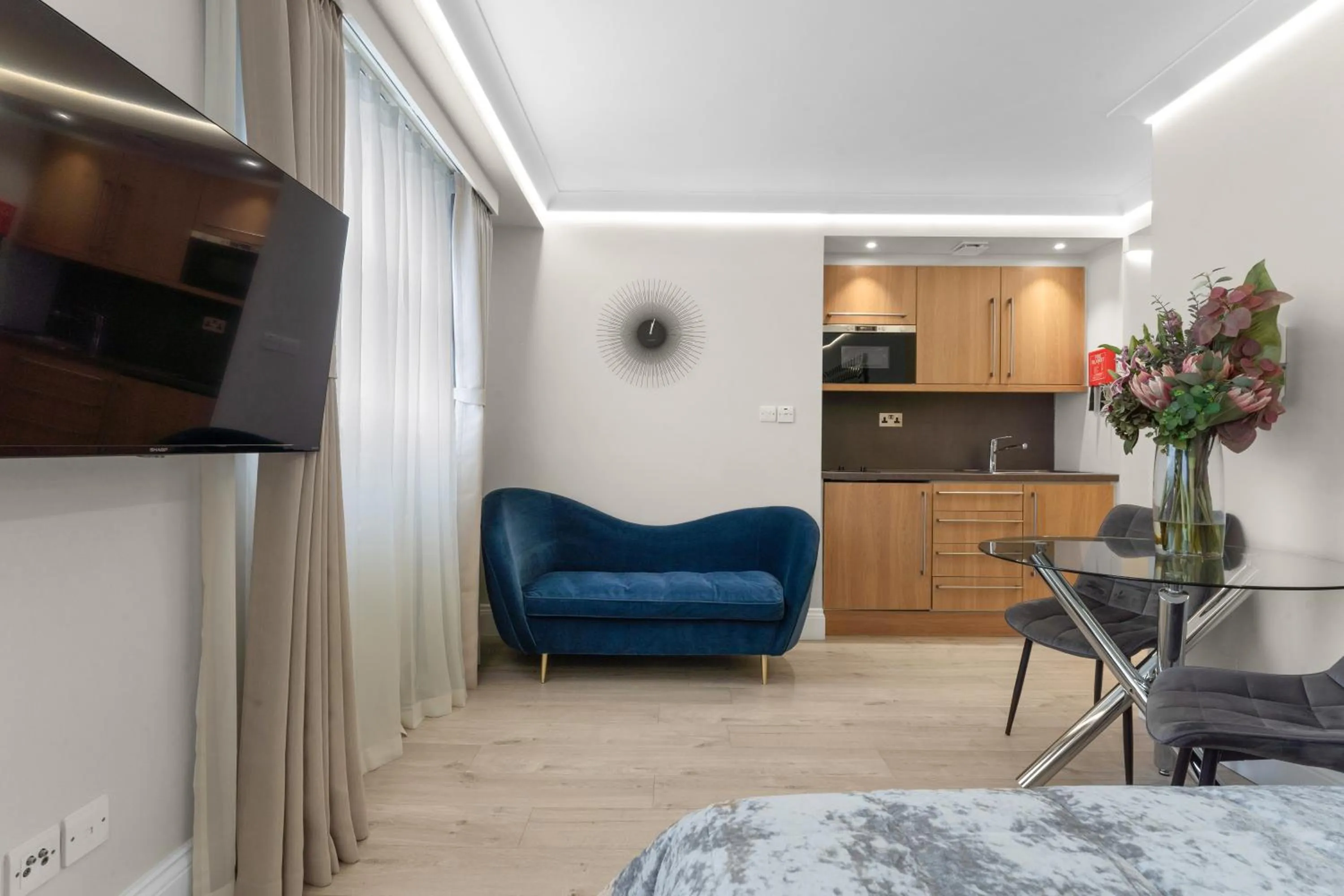 TV and multimedia in Cleveland Residences Russell Square