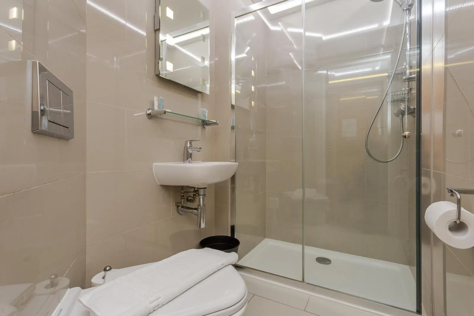 Property building in Cleveland Residences Russell Square