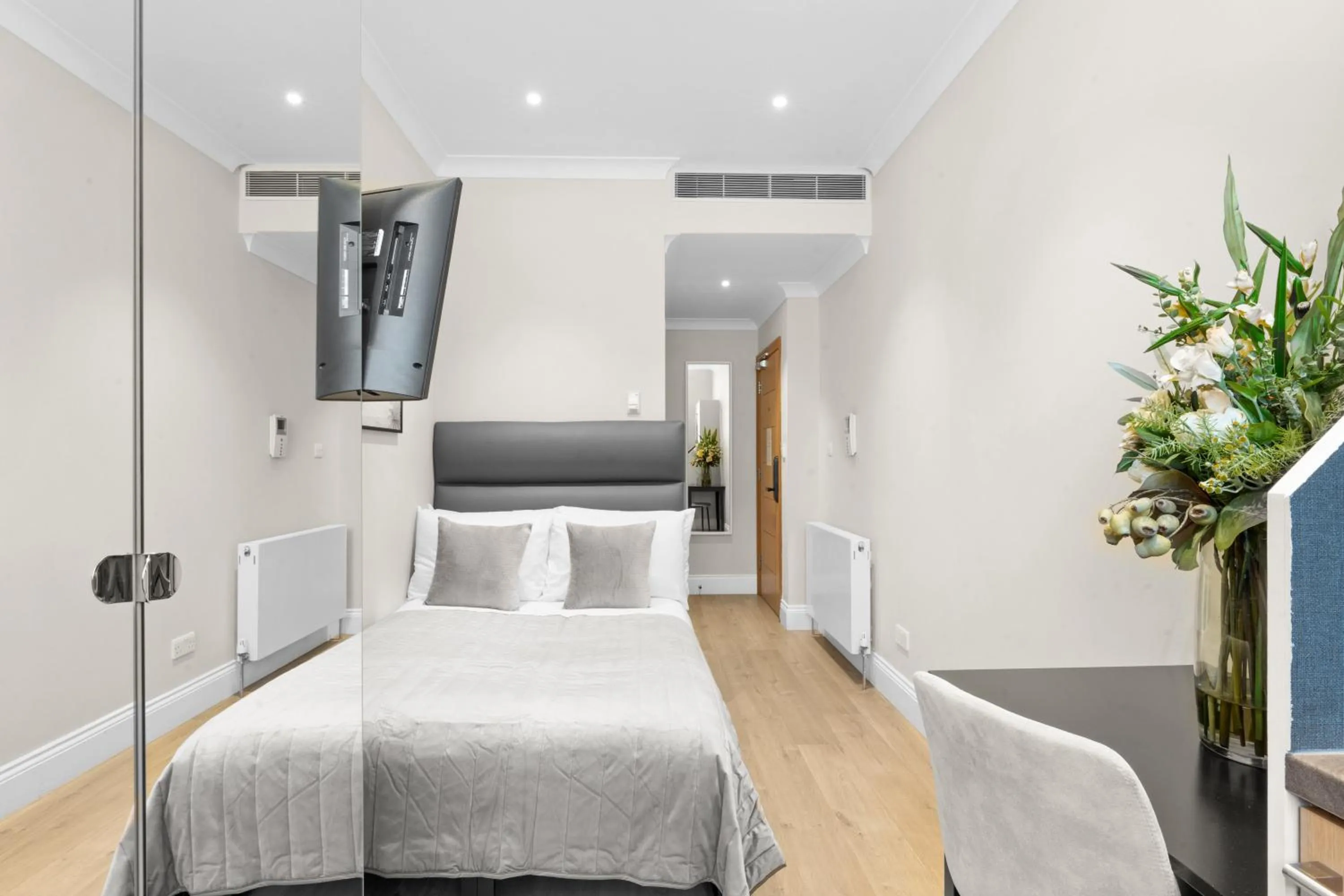 Bed in Cleveland Residences Russell Square