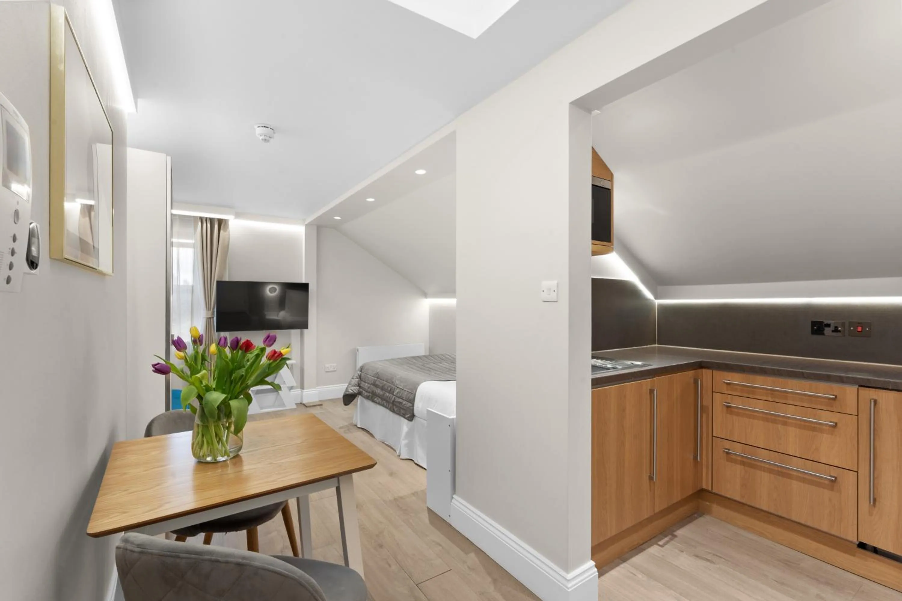 TV and multimedia in Cleveland Residences Russell Square