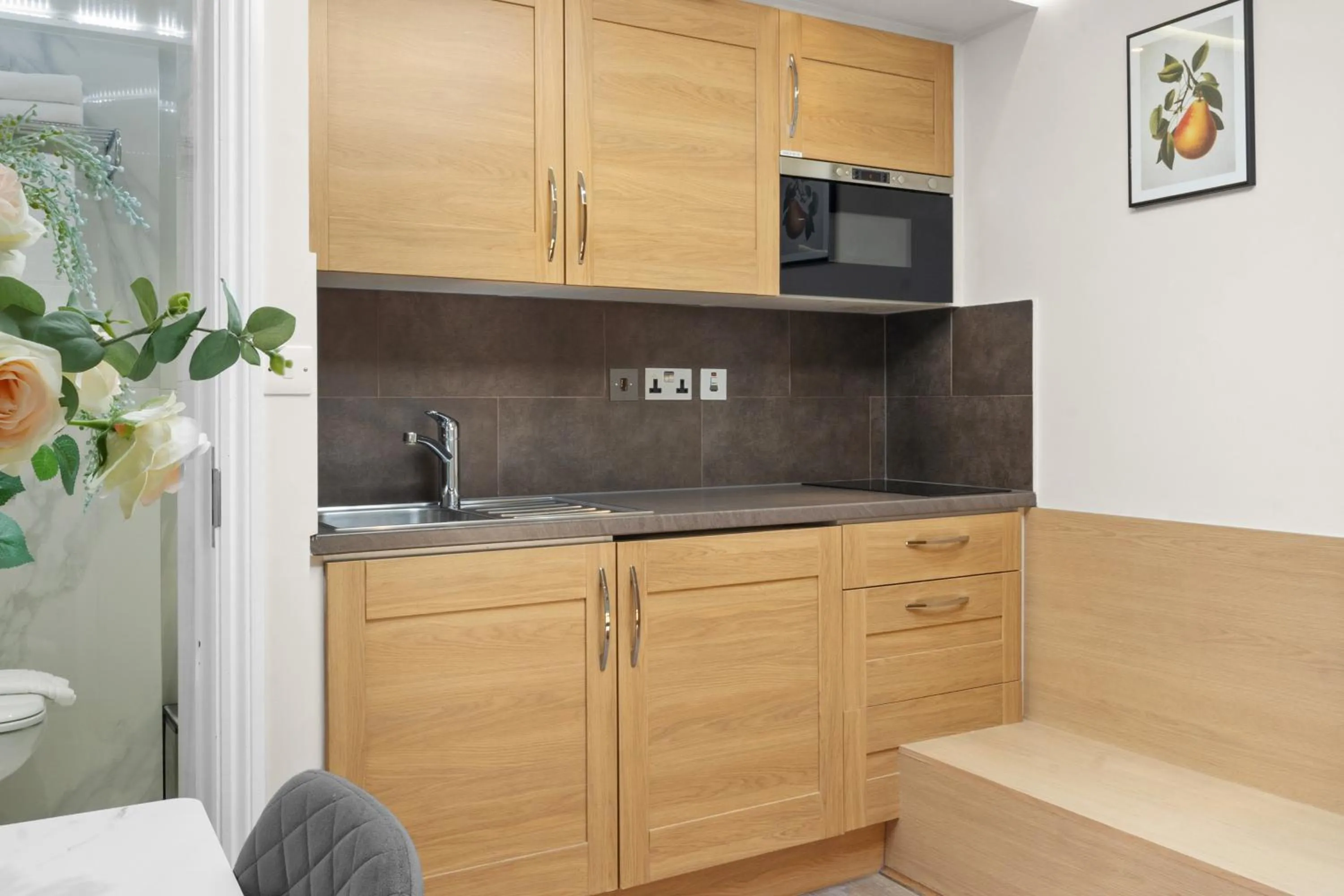 Kitchen or kitchenette in Cleveland Residences Russell Square