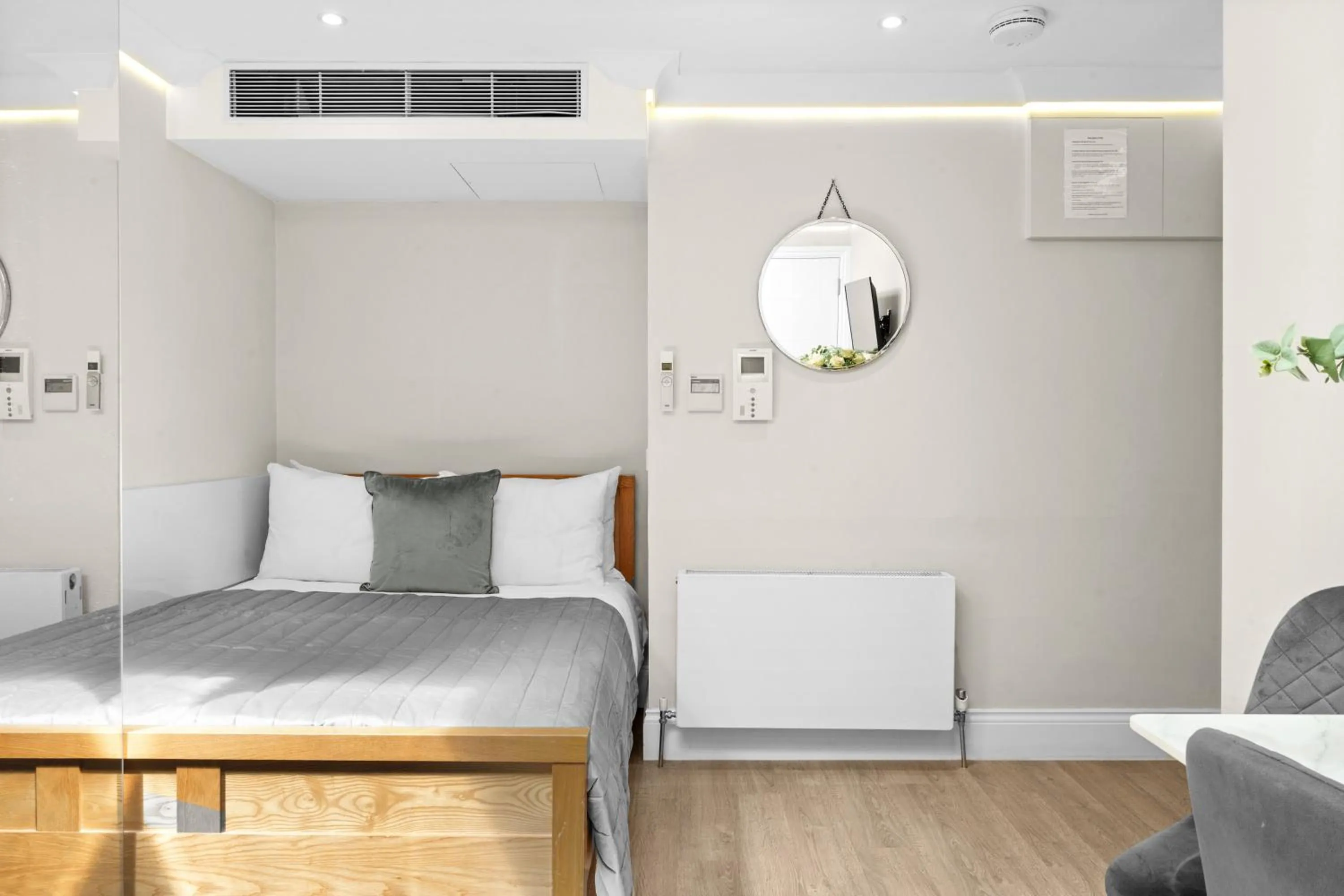 Bed in Cleveland Residences Russell Square