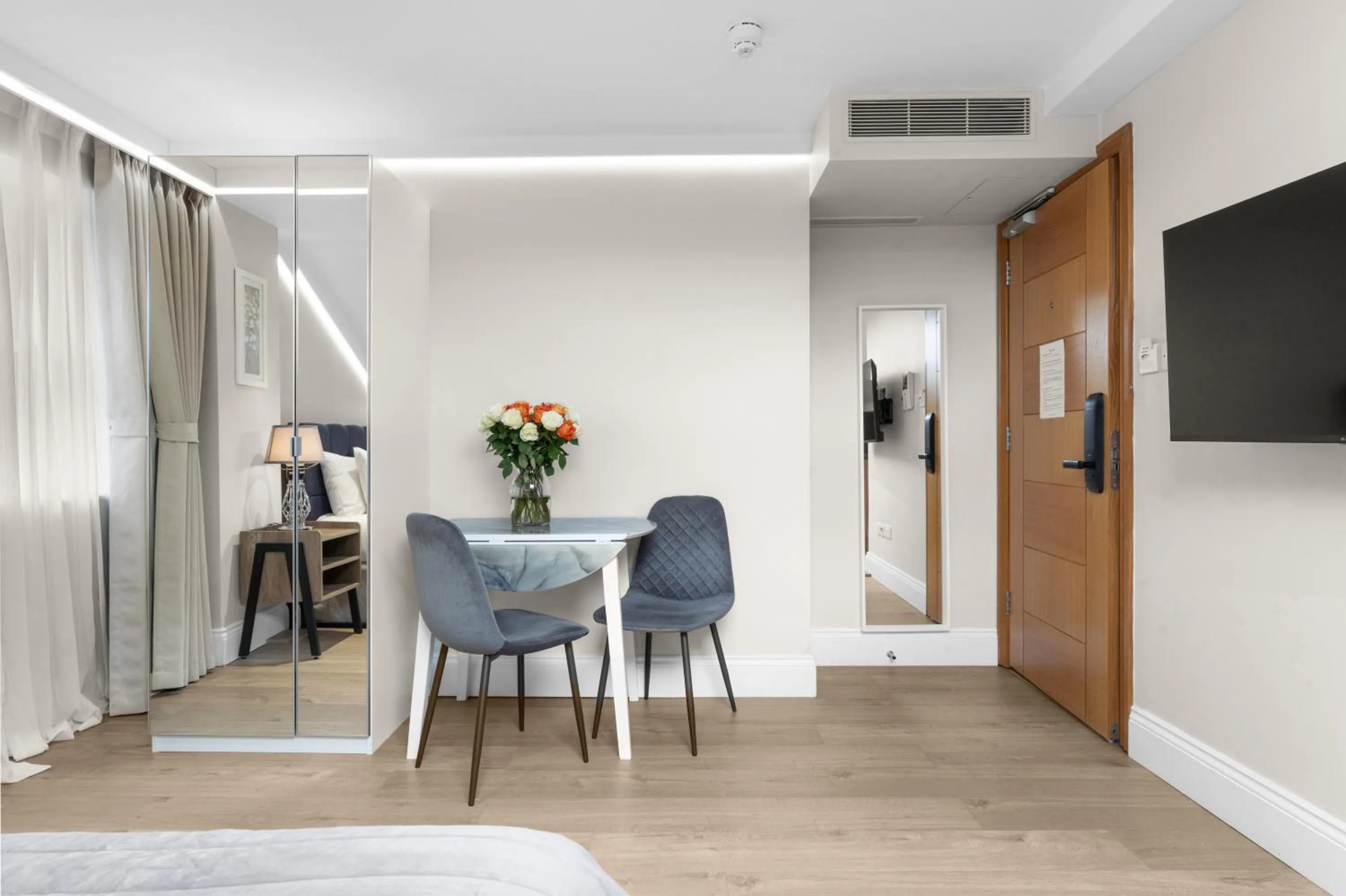 TV and multimedia in Cleveland Residences Russell Square