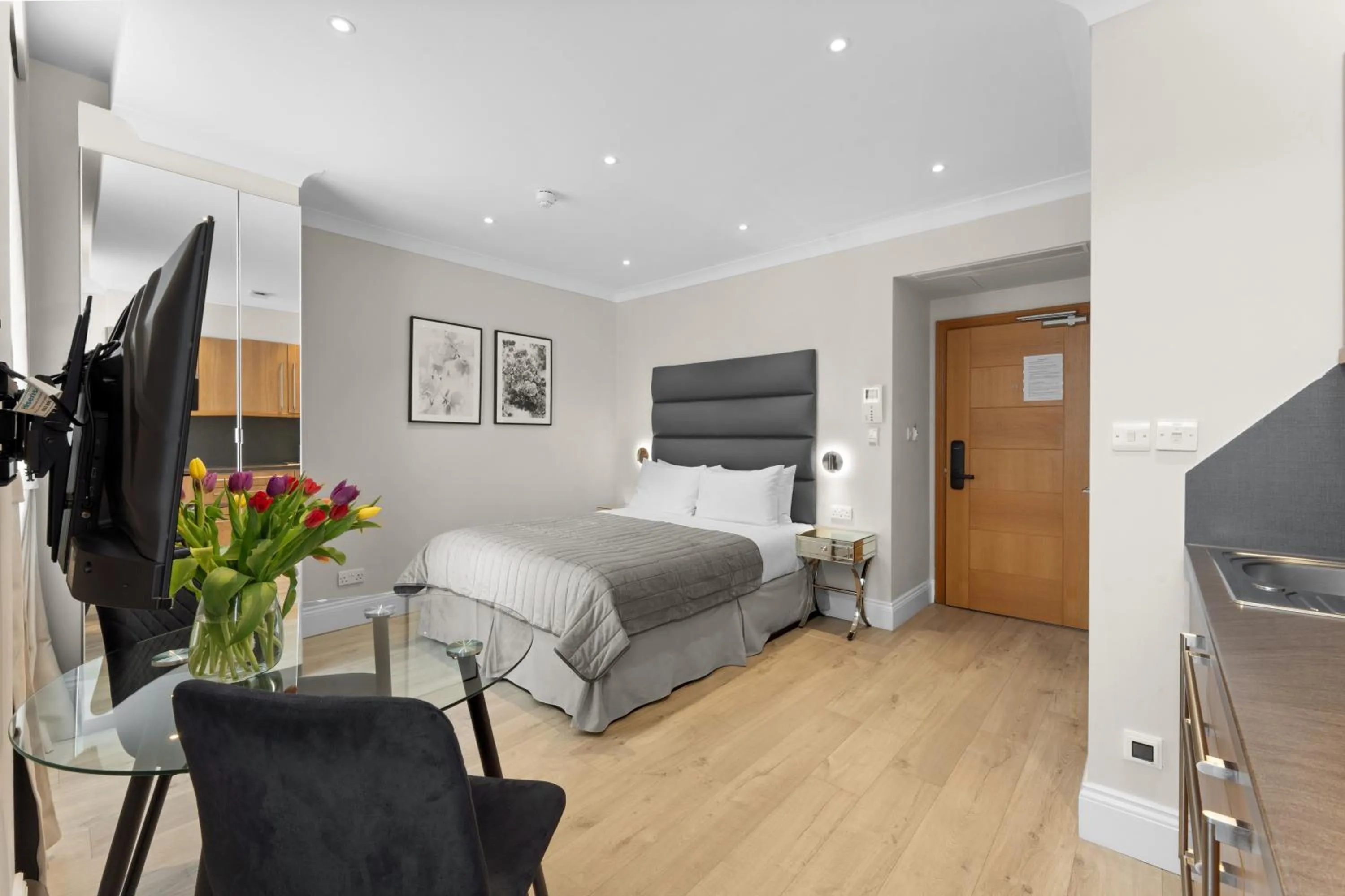 Bed in Cleveland Residences Russell Square