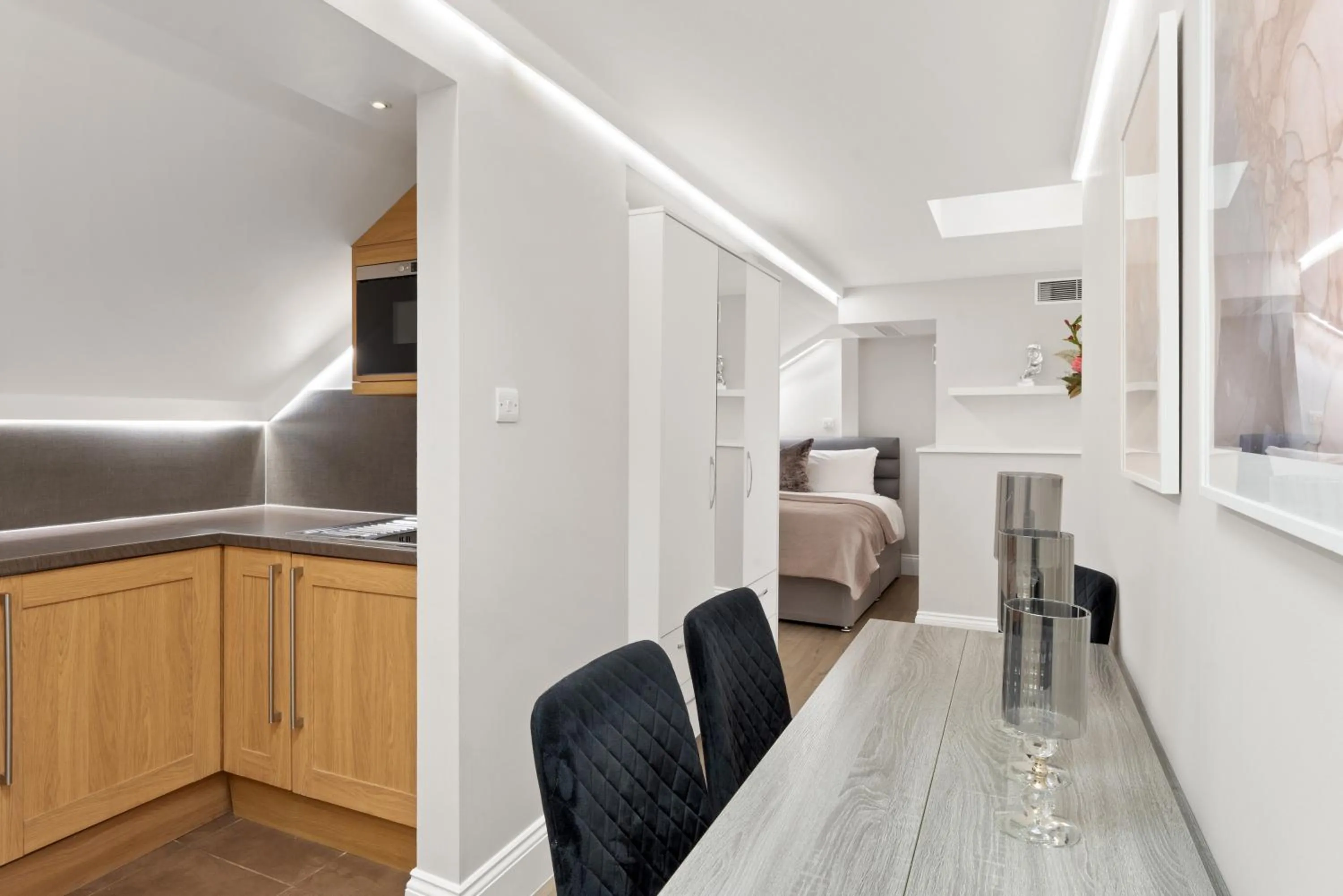 Photo of the whole room in Cleveland Residences Russell Square