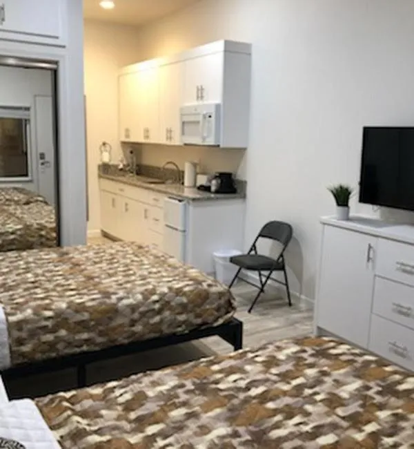 Bed in Villa Alamari Inn and Suites