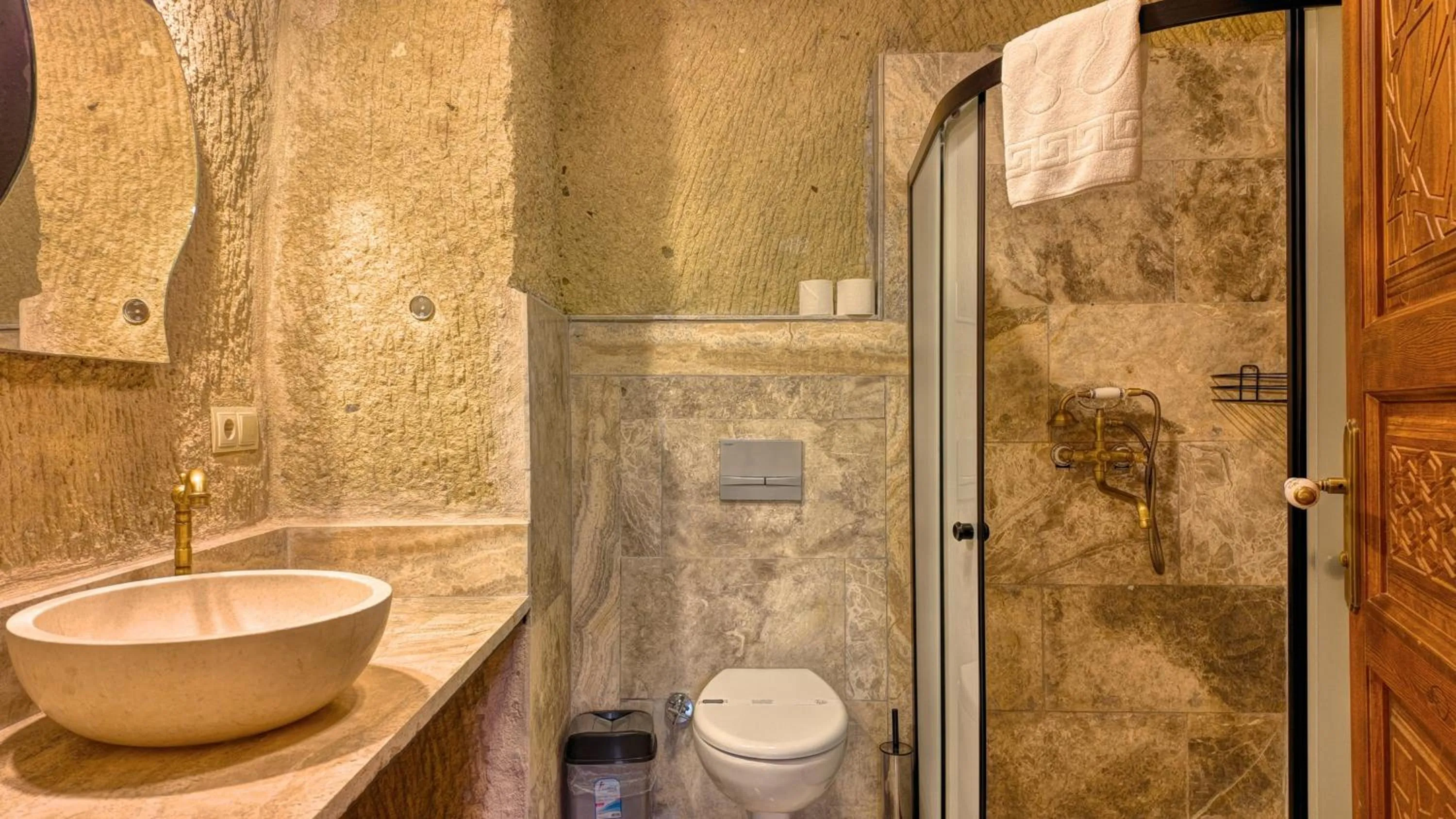 Bathroom in Shiraz Cave Cappadocia