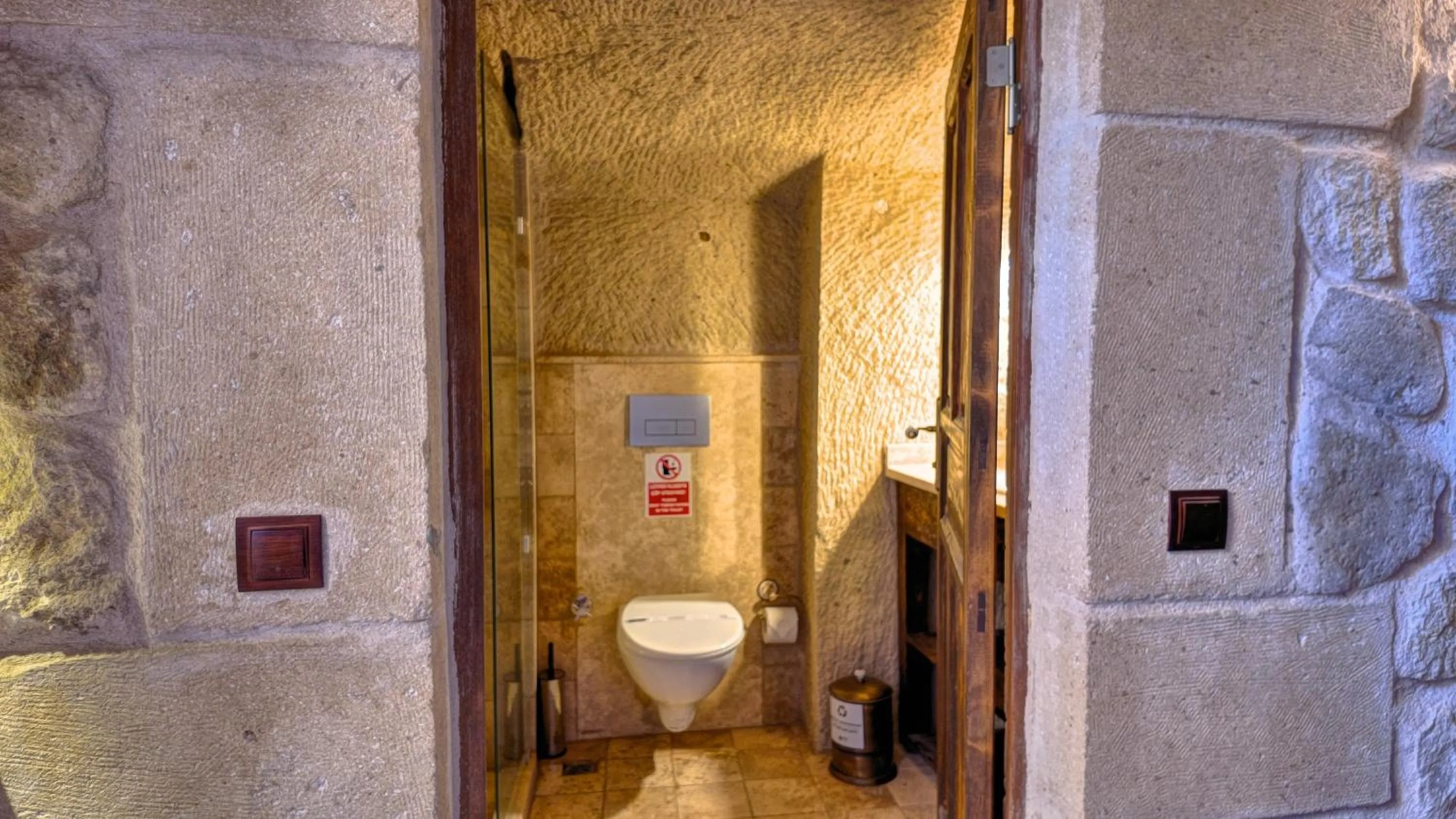 Bathroom in Shiraz Cave Cappadocia