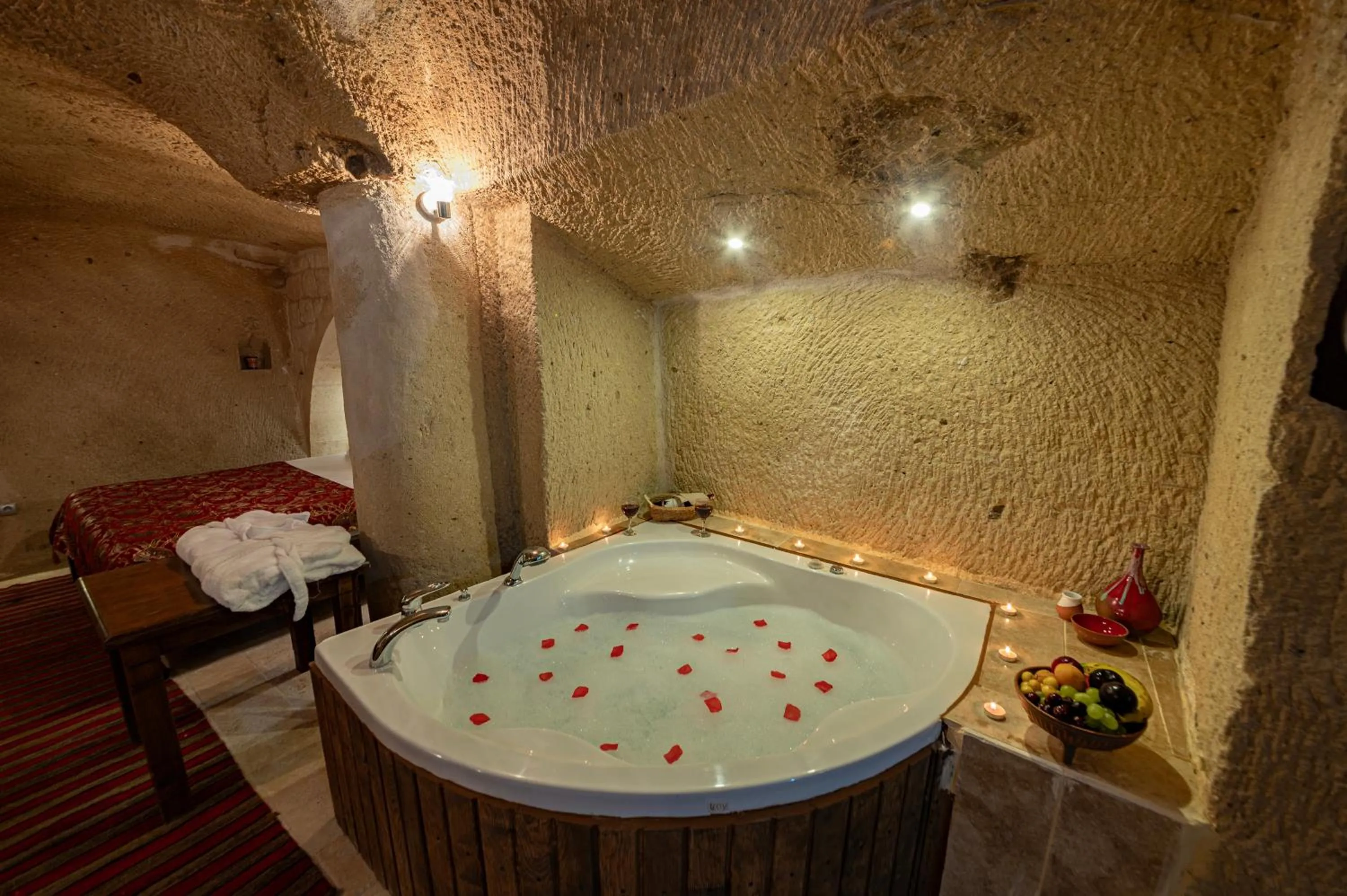 Bath in Shiraz Cave Cappadocia