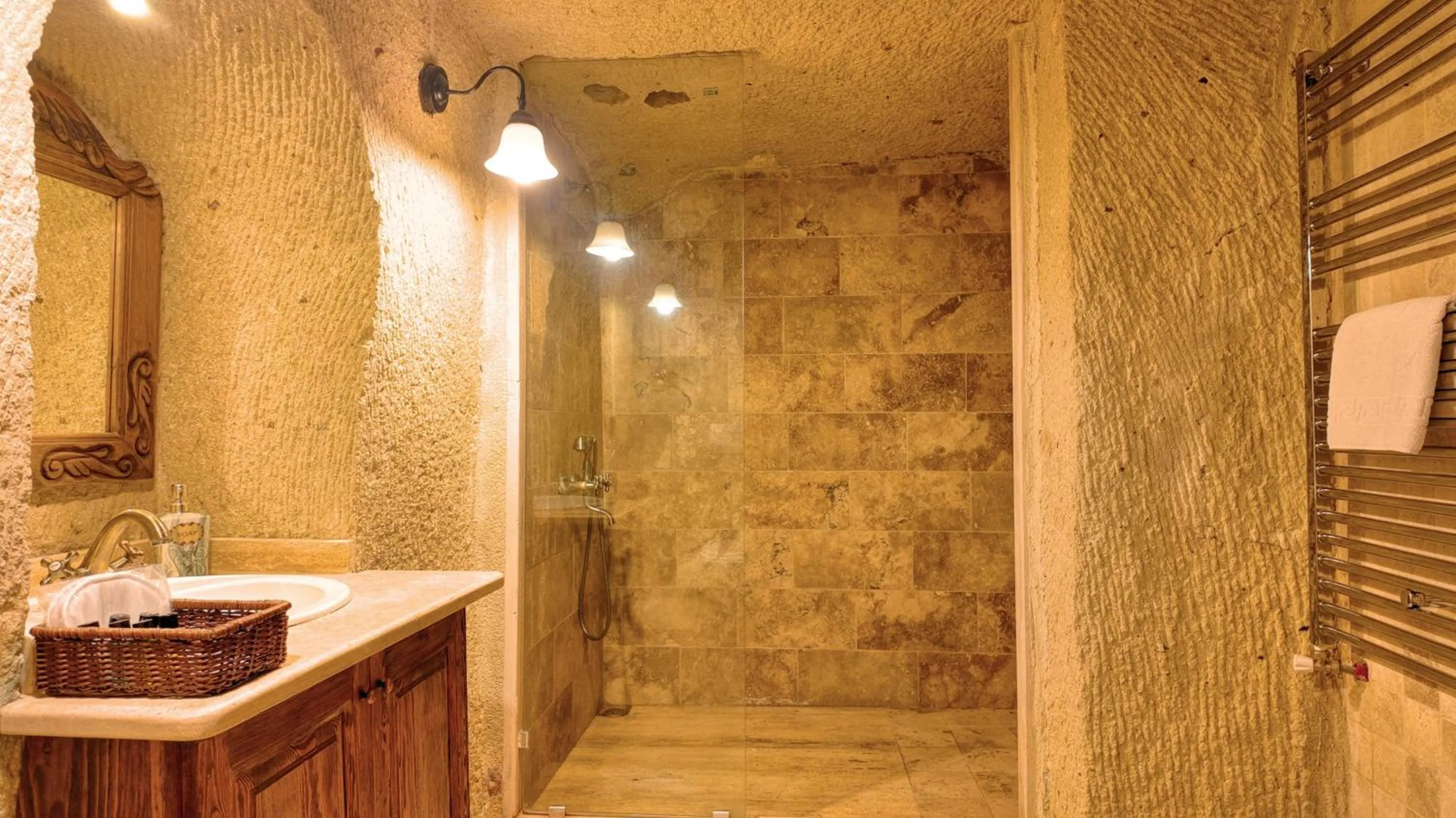 Bathroom in Shiraz Cave Cappadocia