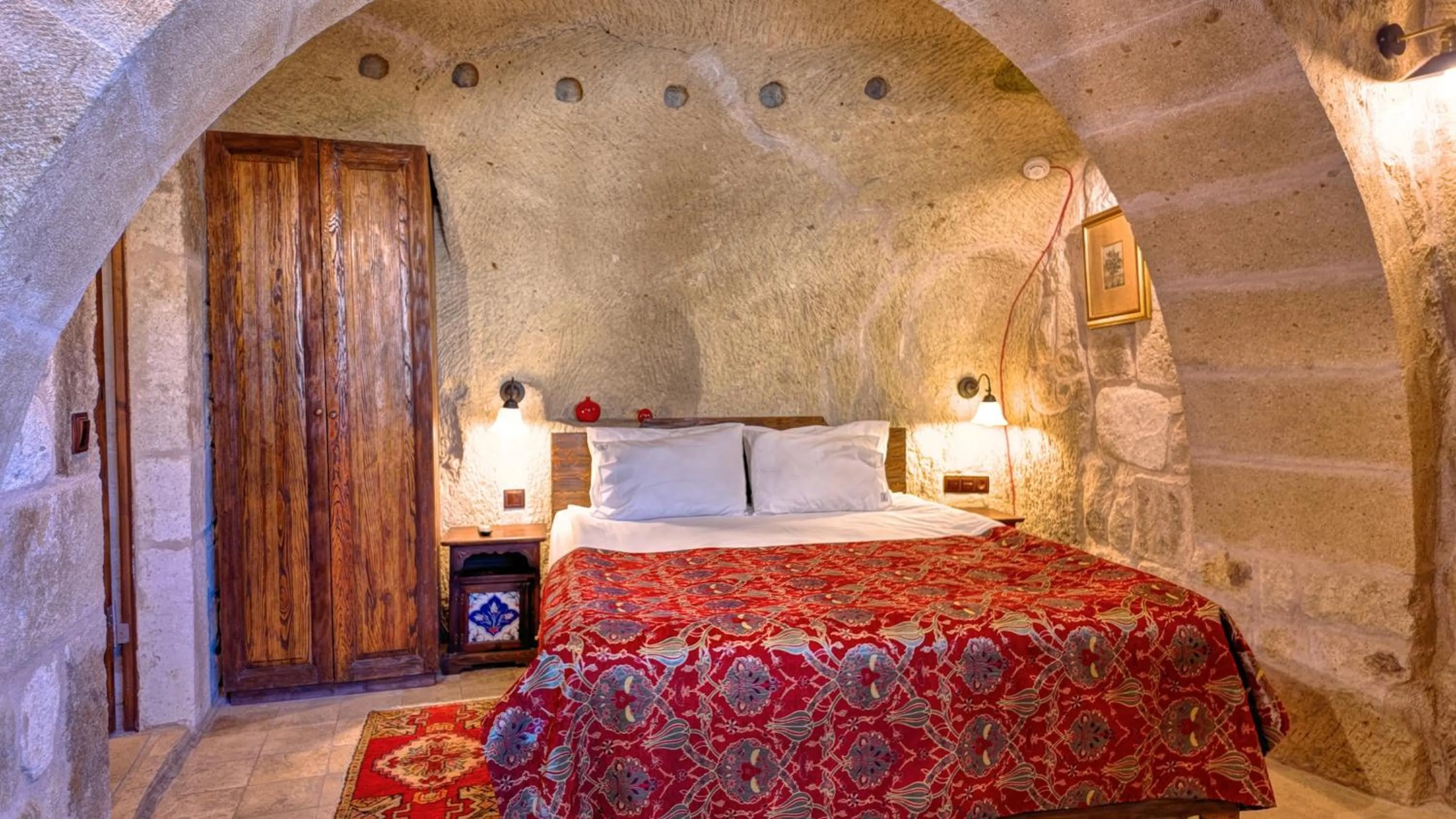 Bed in Shiraz Cave Cappadocia