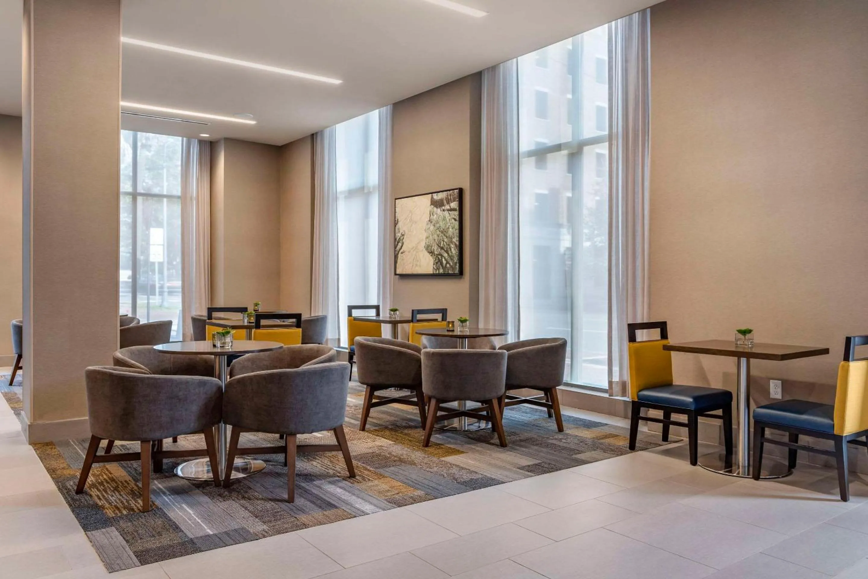 Breakfast in Cambria Hotel Savannah Downtown Historic District