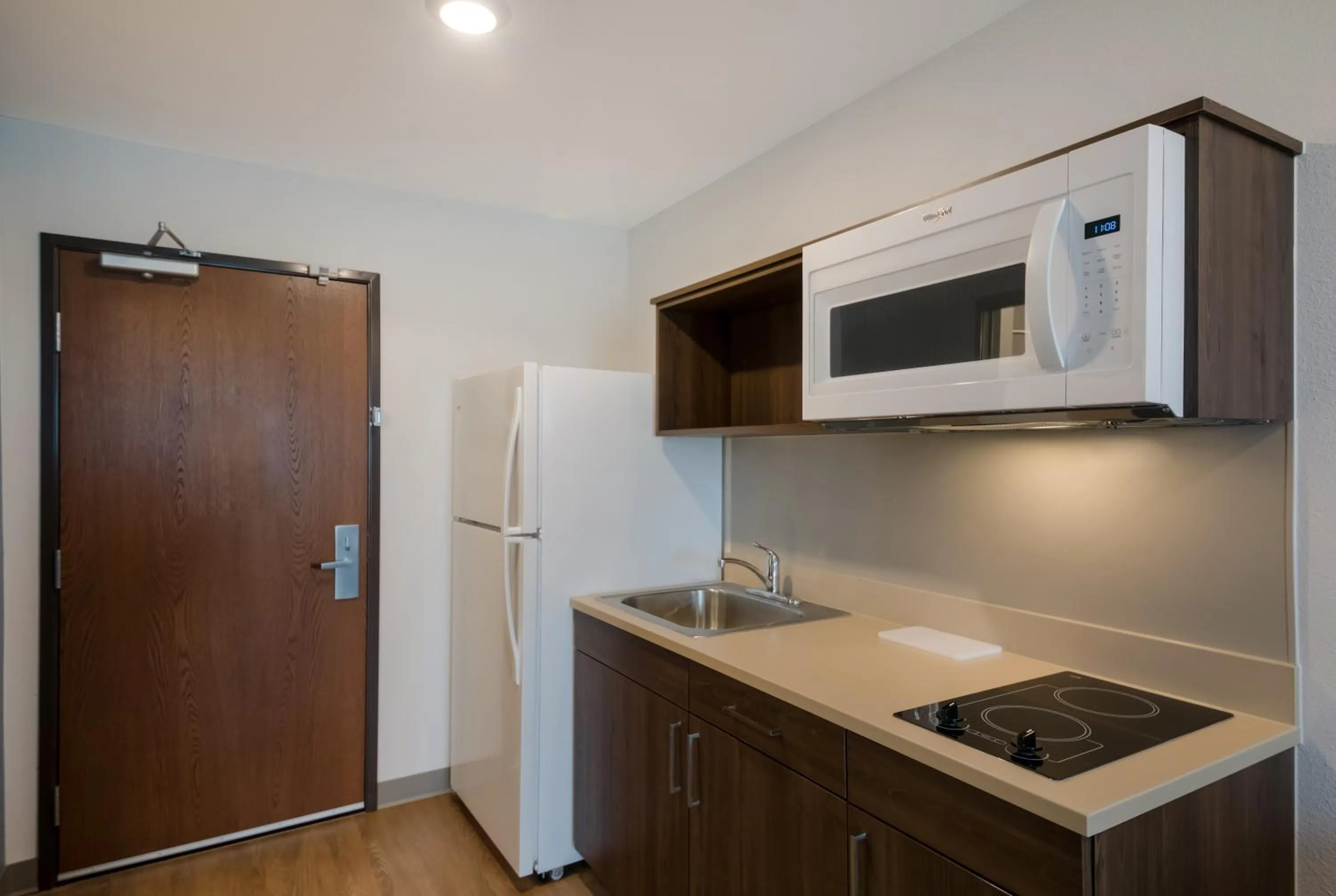 Kitchen or kitchenette in WoodSpring Suites Austin Central
