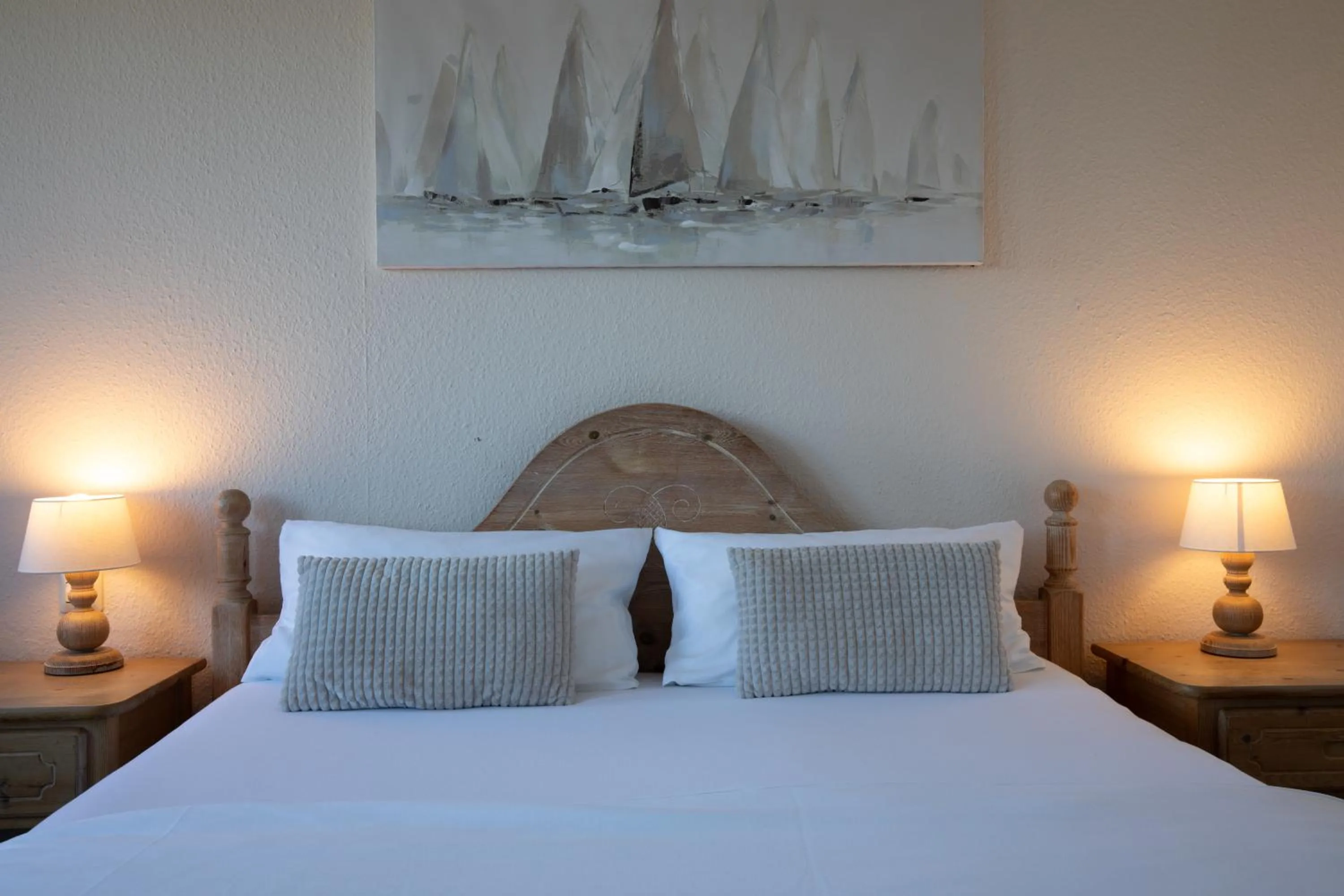 Photo of the whole room, Bed in Landhotel Strandallee