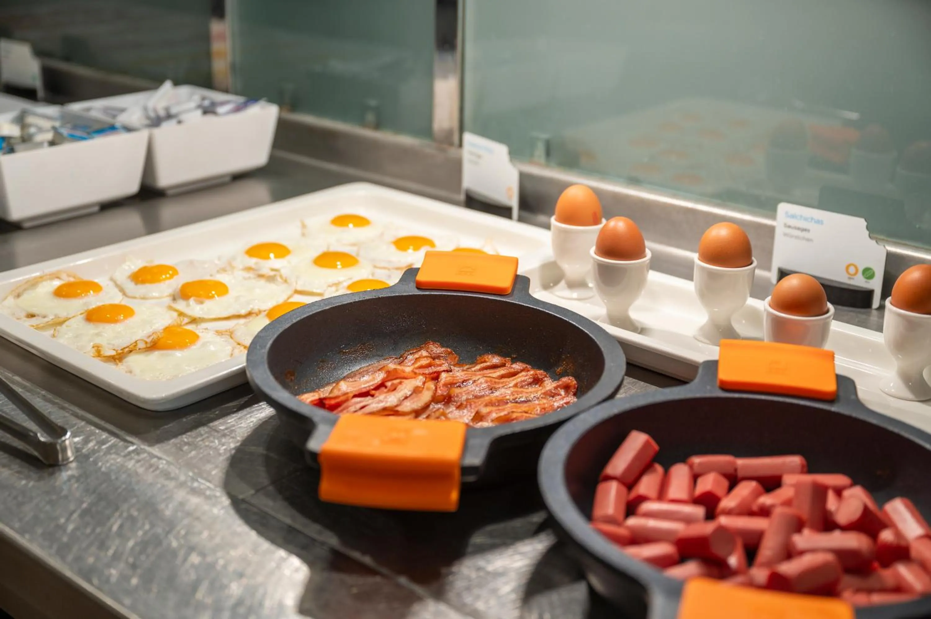 Buffet breakfast in Hesperia Ciudad de Mallorca