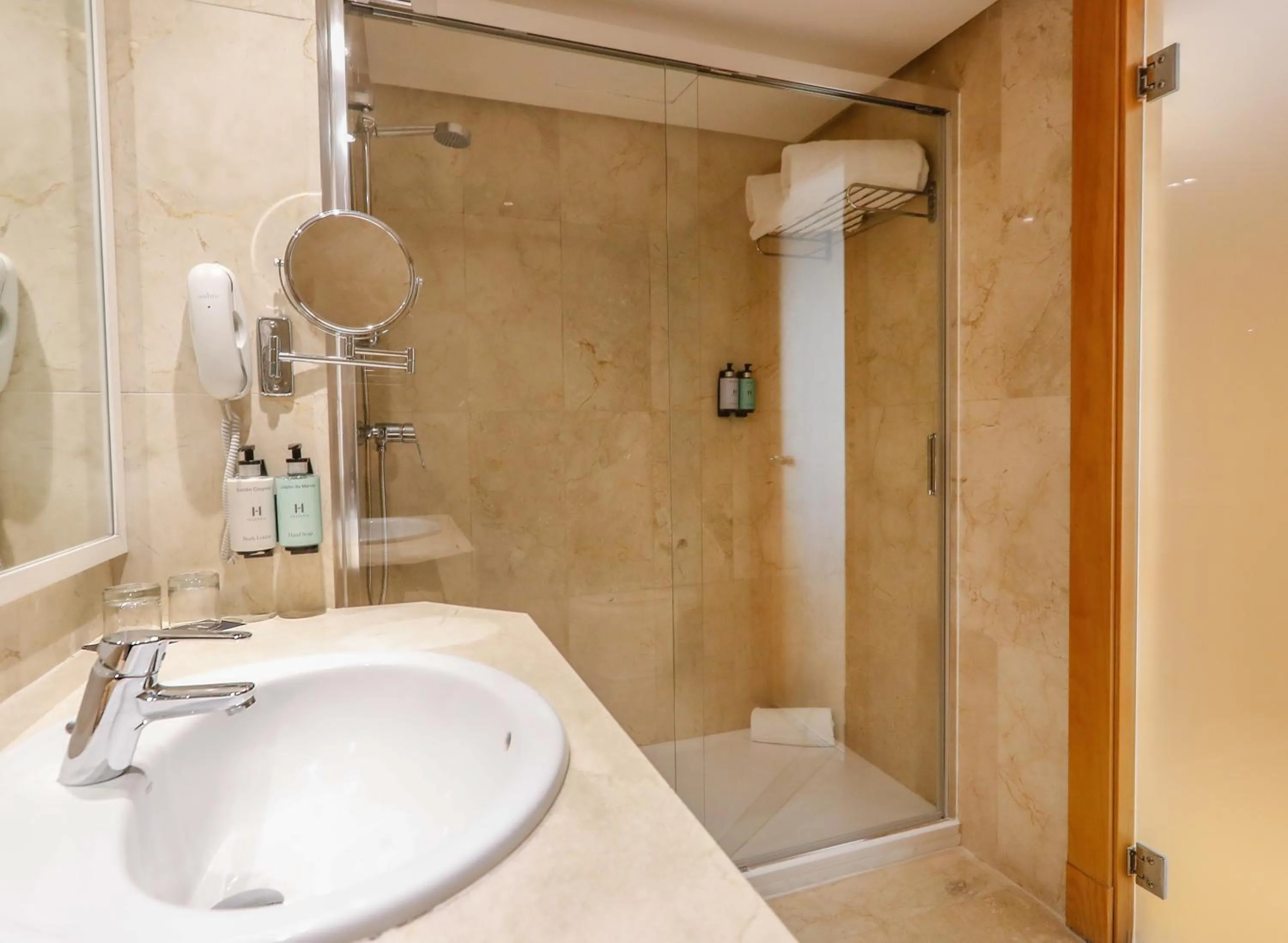 Bathroom in Hesperia Ciudad de Mallorca