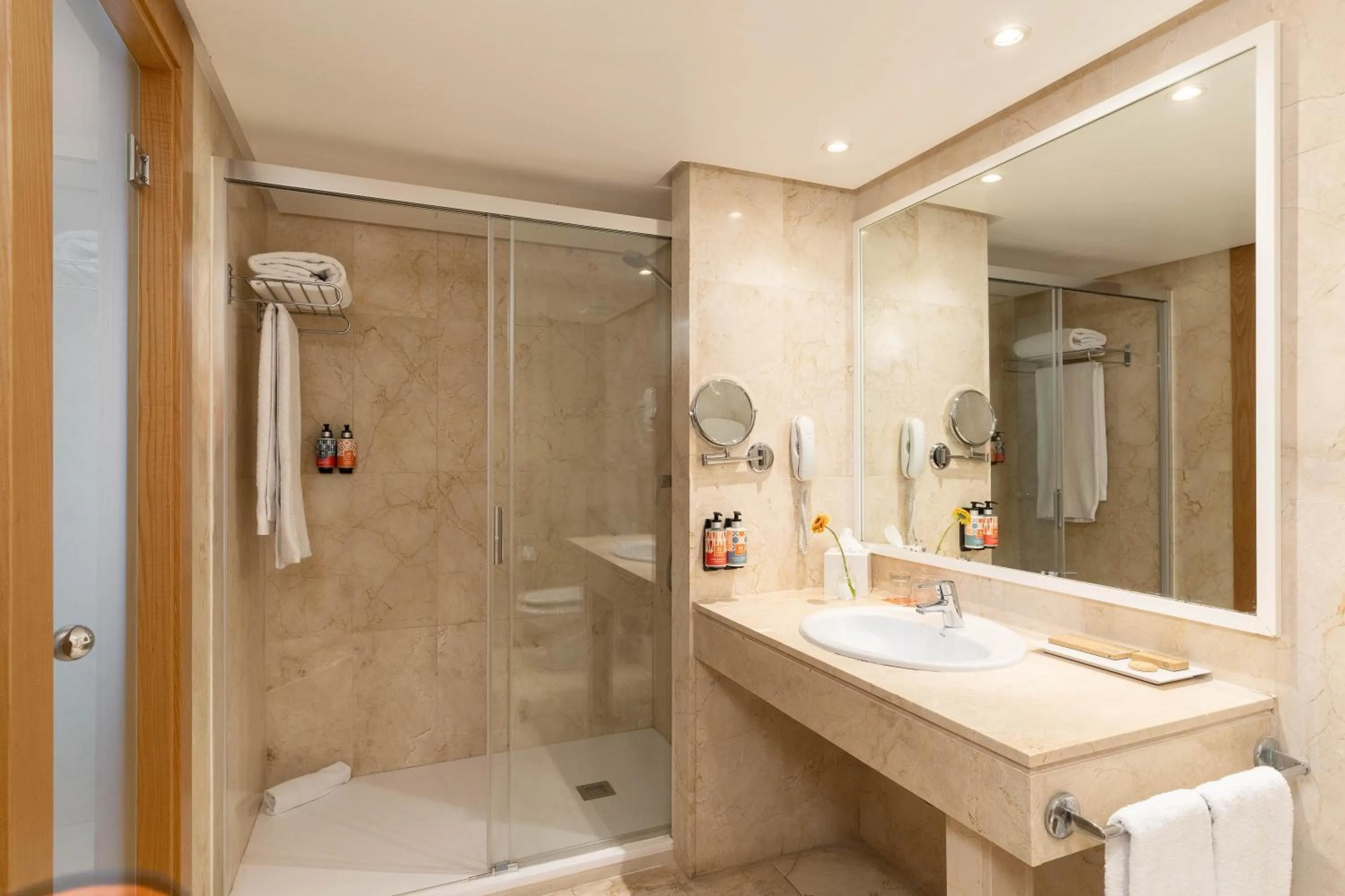 Shower in Hesperia Mallorca