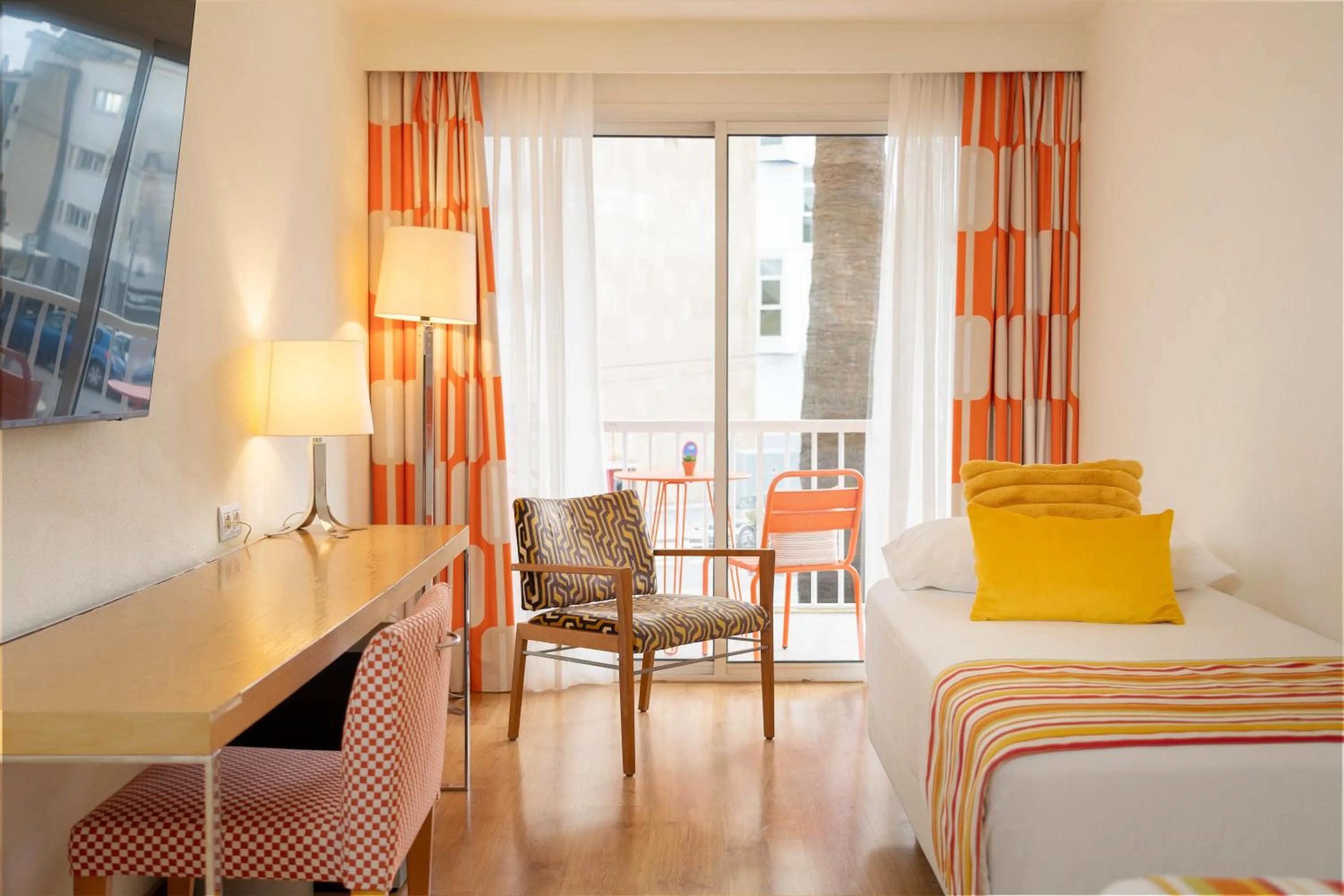 Bedroom, Bed in Hesperia Mallorca