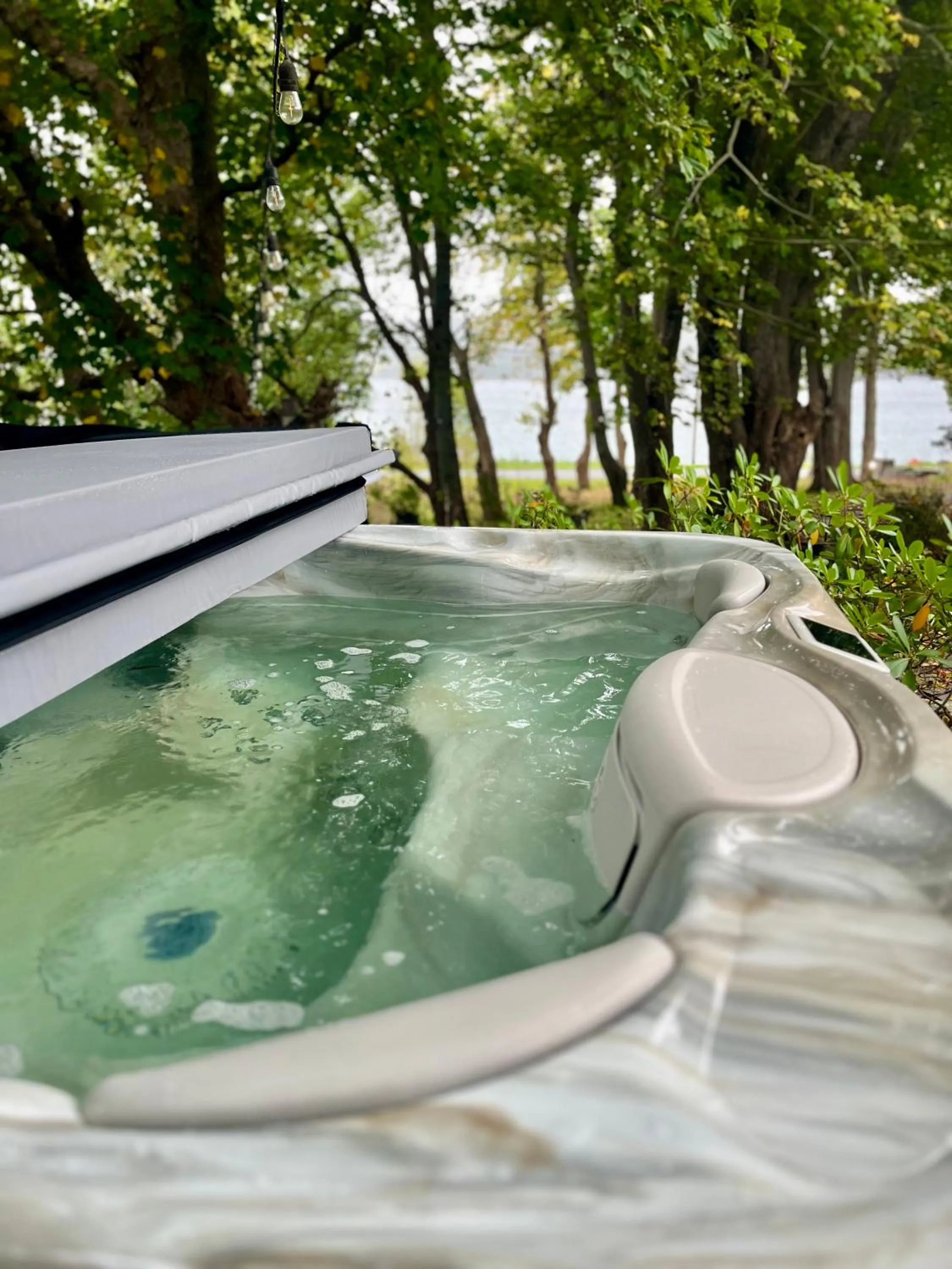 Hot Tub in Belle View Manor Inn
