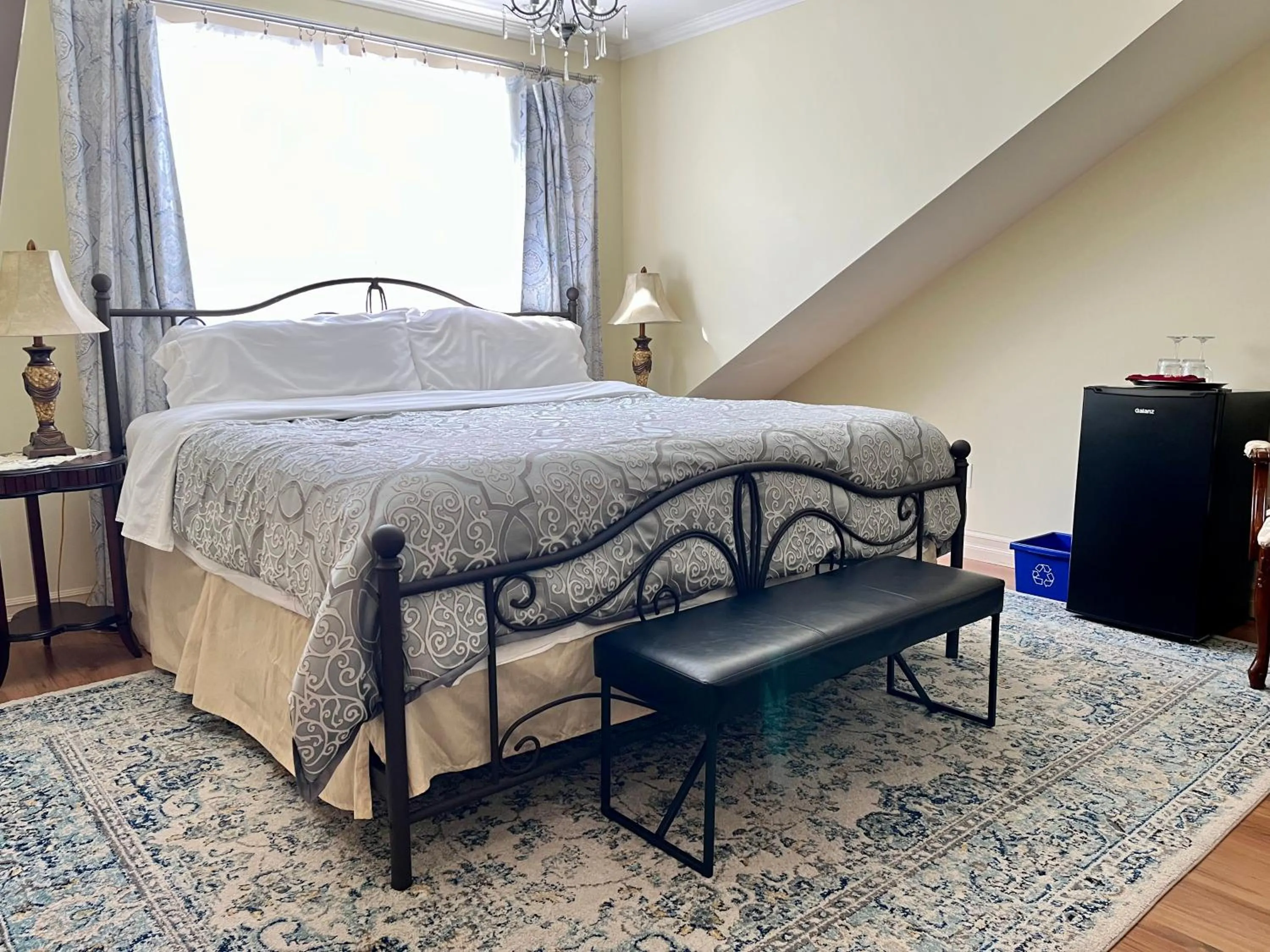 Bedroom, Bed in Belle View Manor Inn