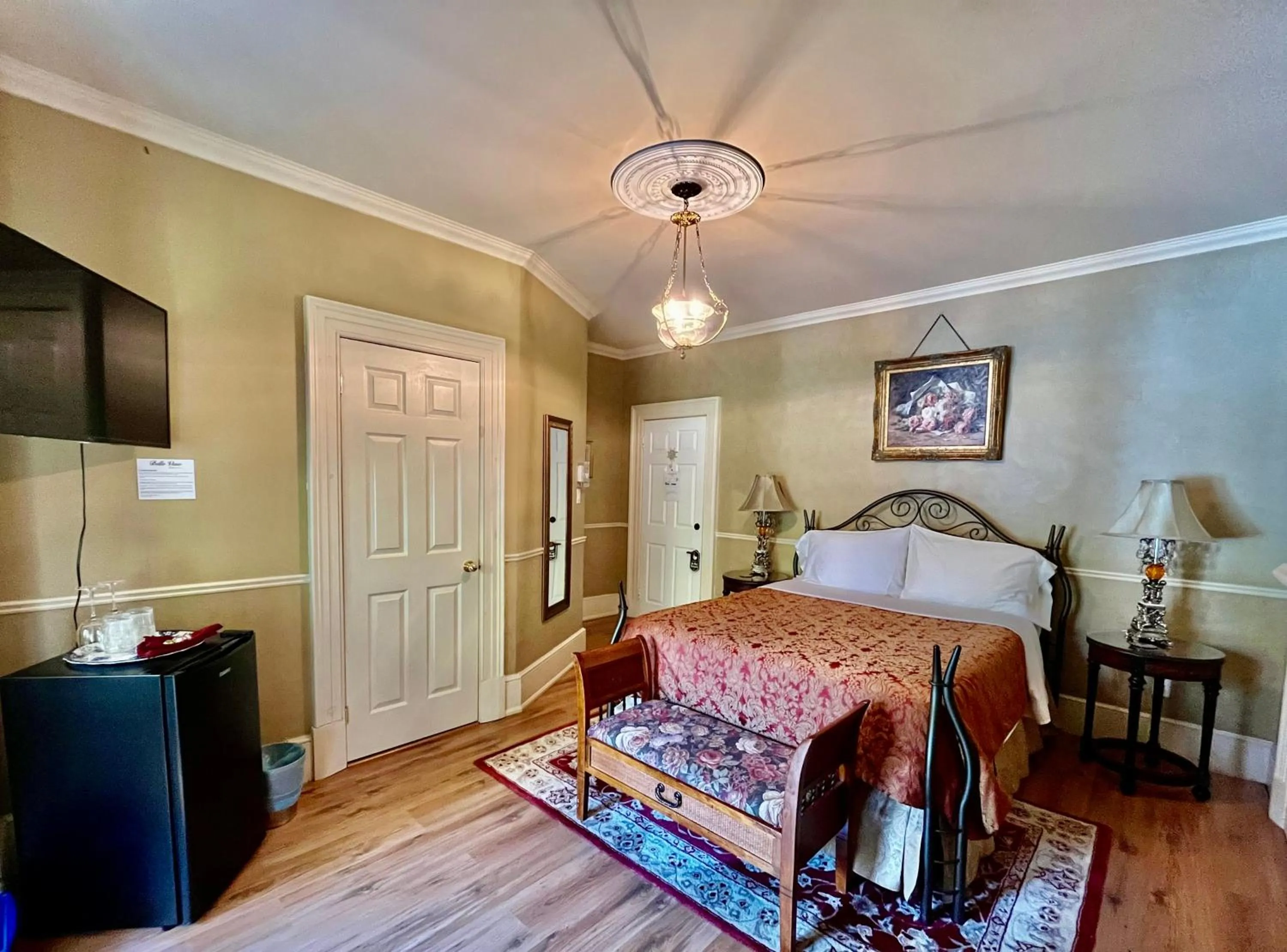 Bedroom, Bed in Belle View Manor Inn
