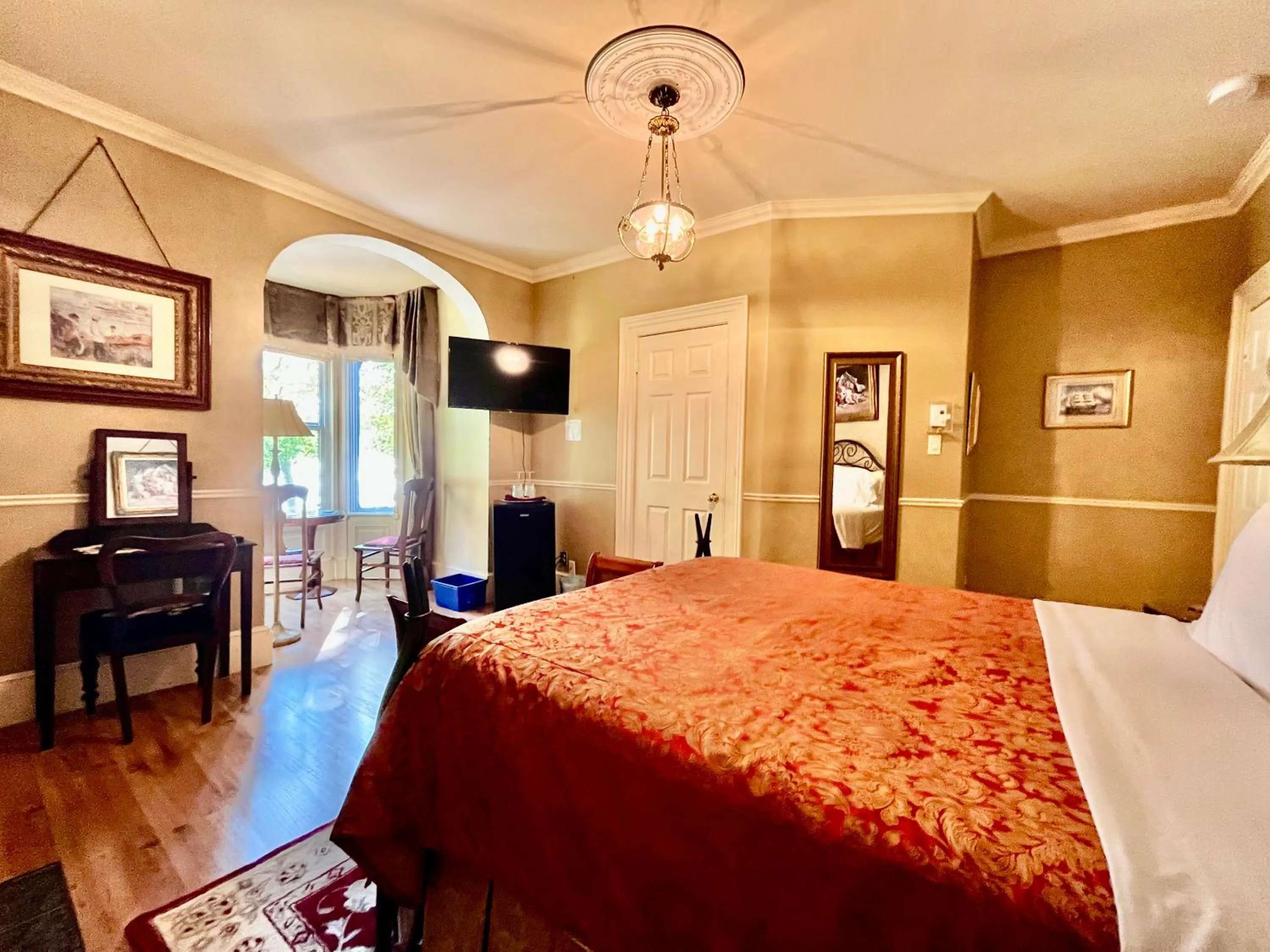 Bedroom, Bed in Belle View Manor Inn