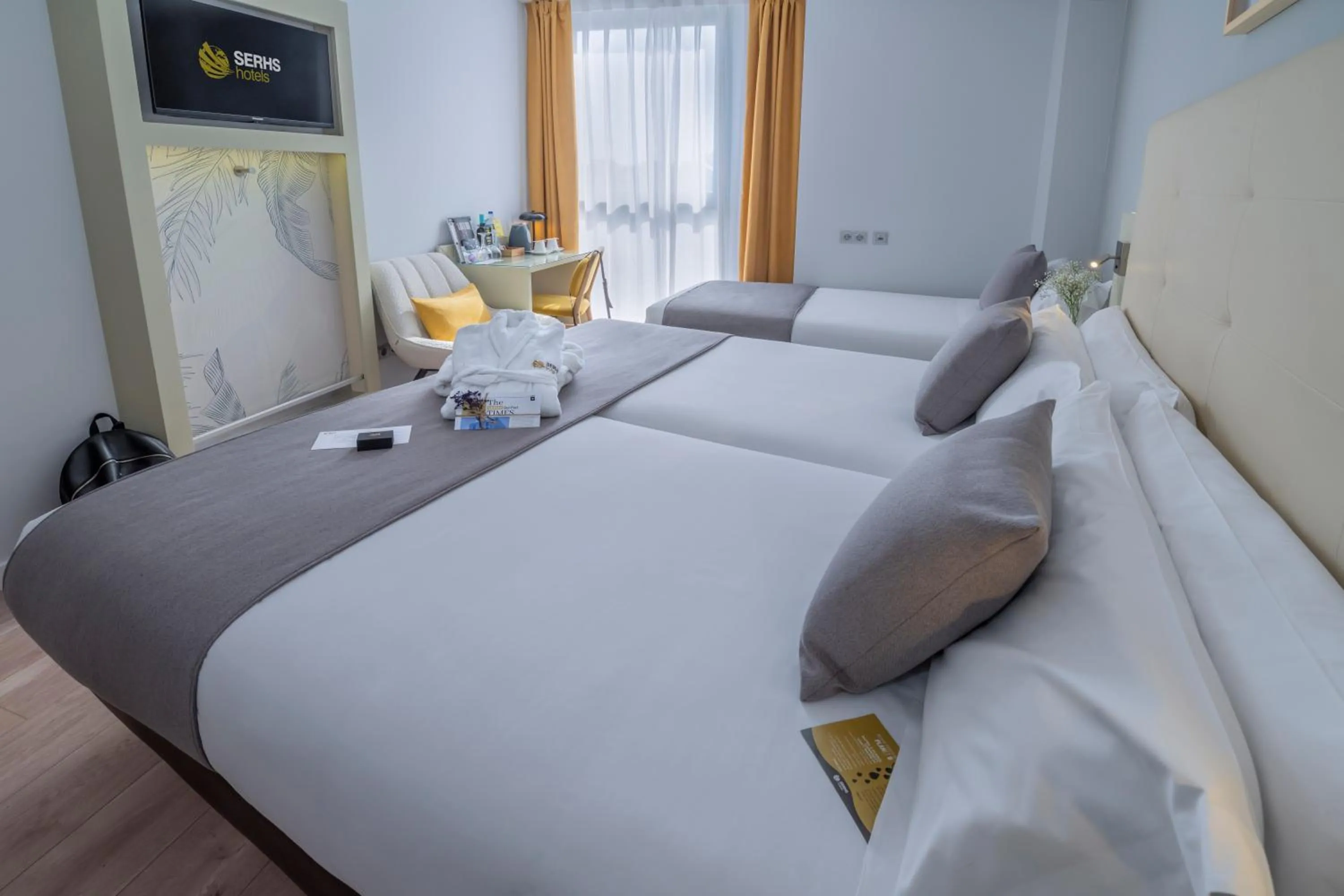 Photo of the whole room, Bed in Hotel SERHS Del Port