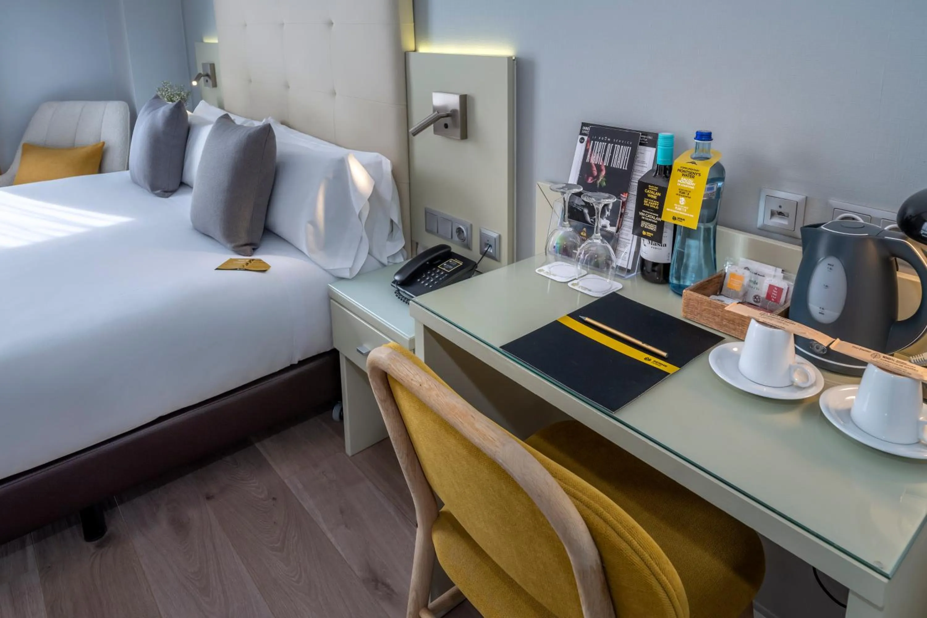 Photo of the whole room, Bed in Hotel SERHS Del Port