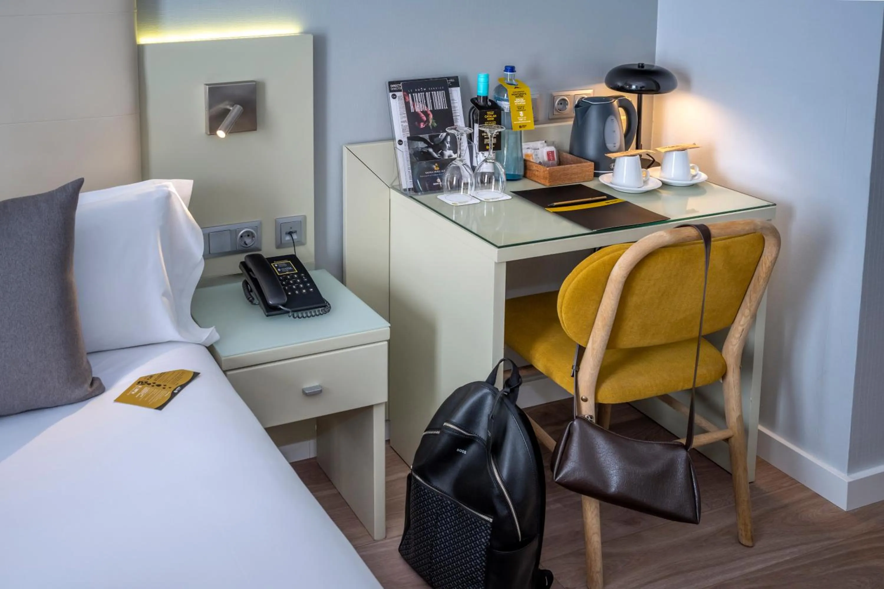 Photo of the whole room, Bed in Hotel SERHS Del Port