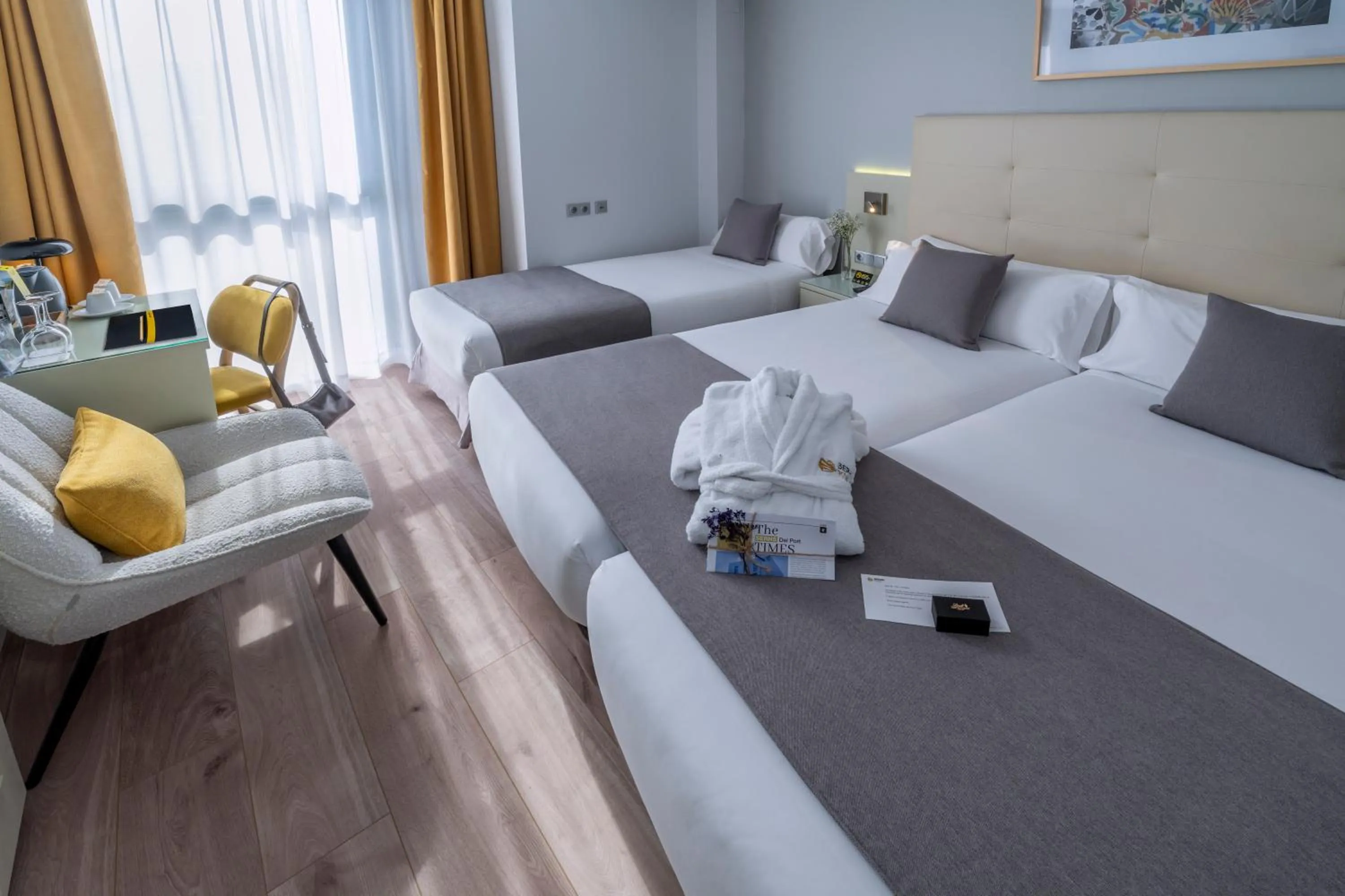 Photo of the whole room, Bed in Hotel SERHS Del Port