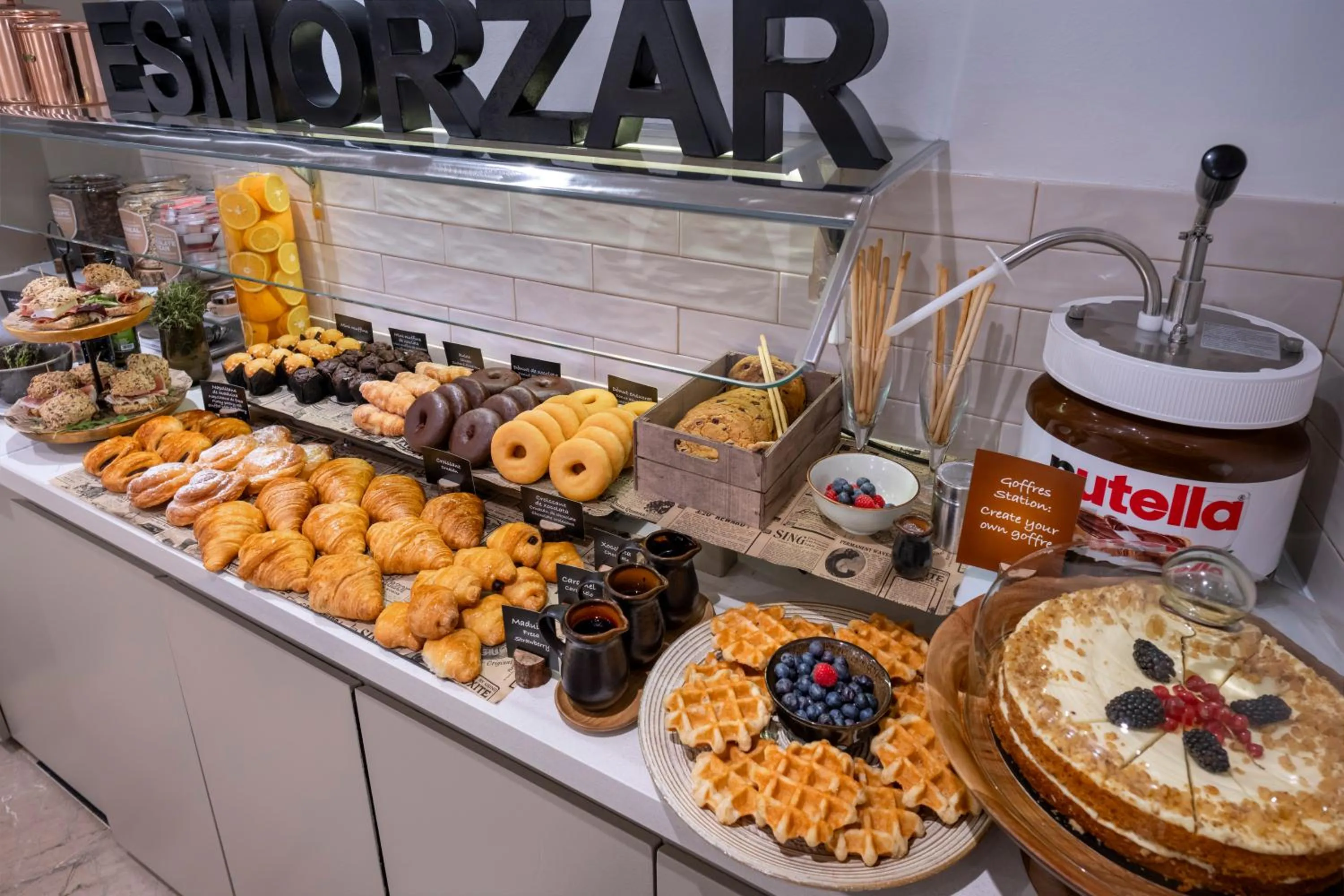 Restaurant/places to eat in Hotel SERHS Del Port