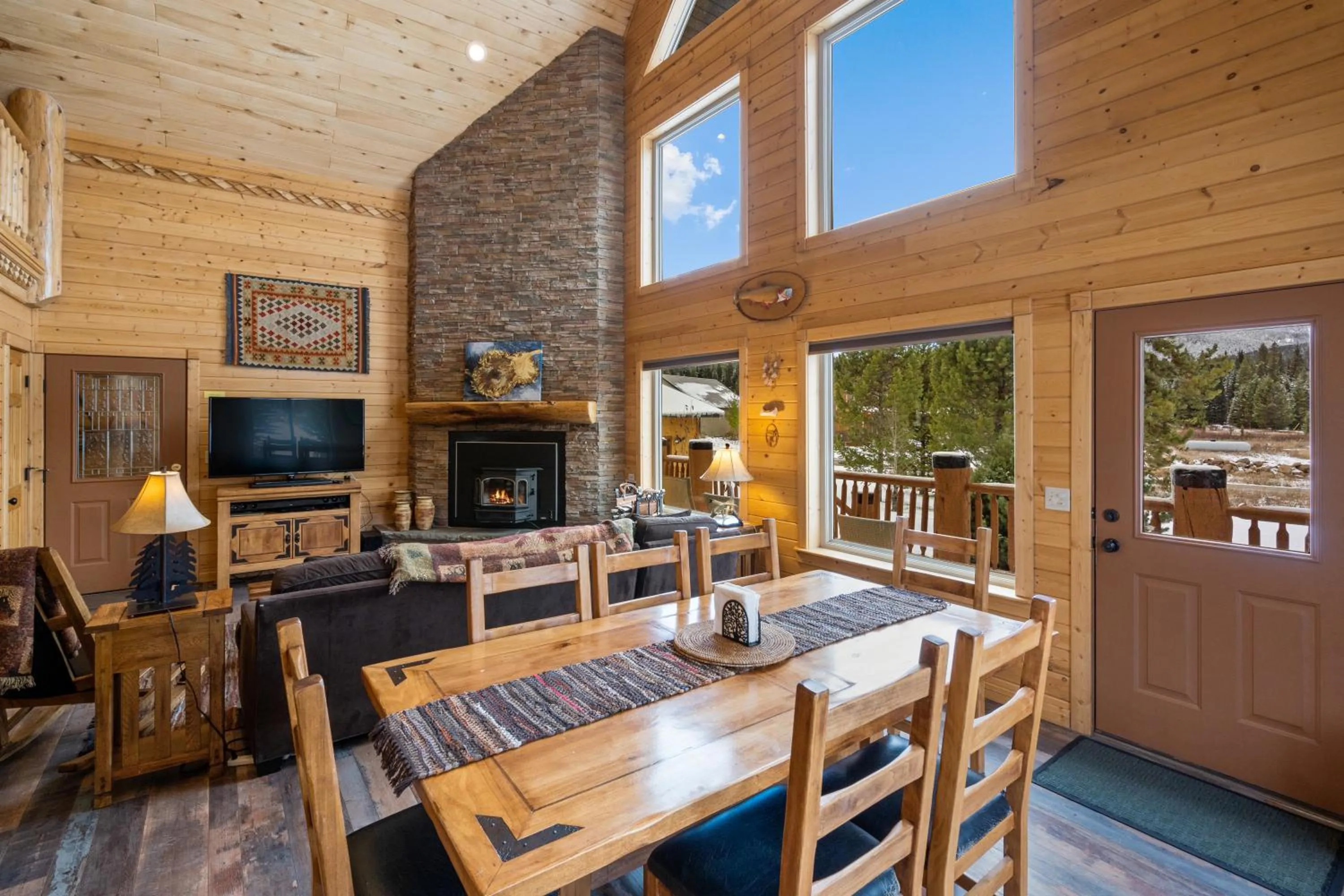 Living room in Mule Deer Cabin