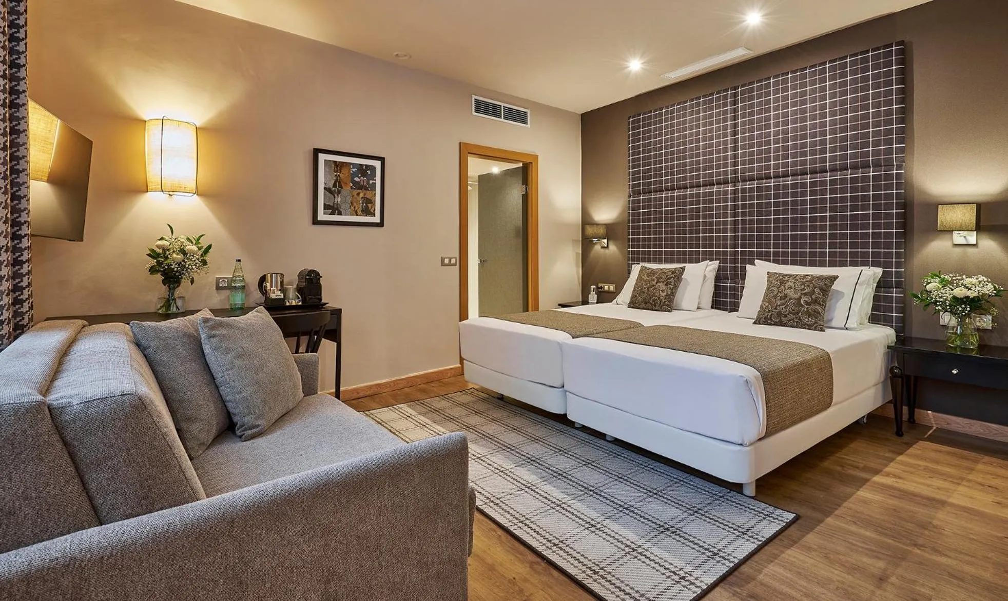 Bed in Hesperia Barcelona Barri Gòtic