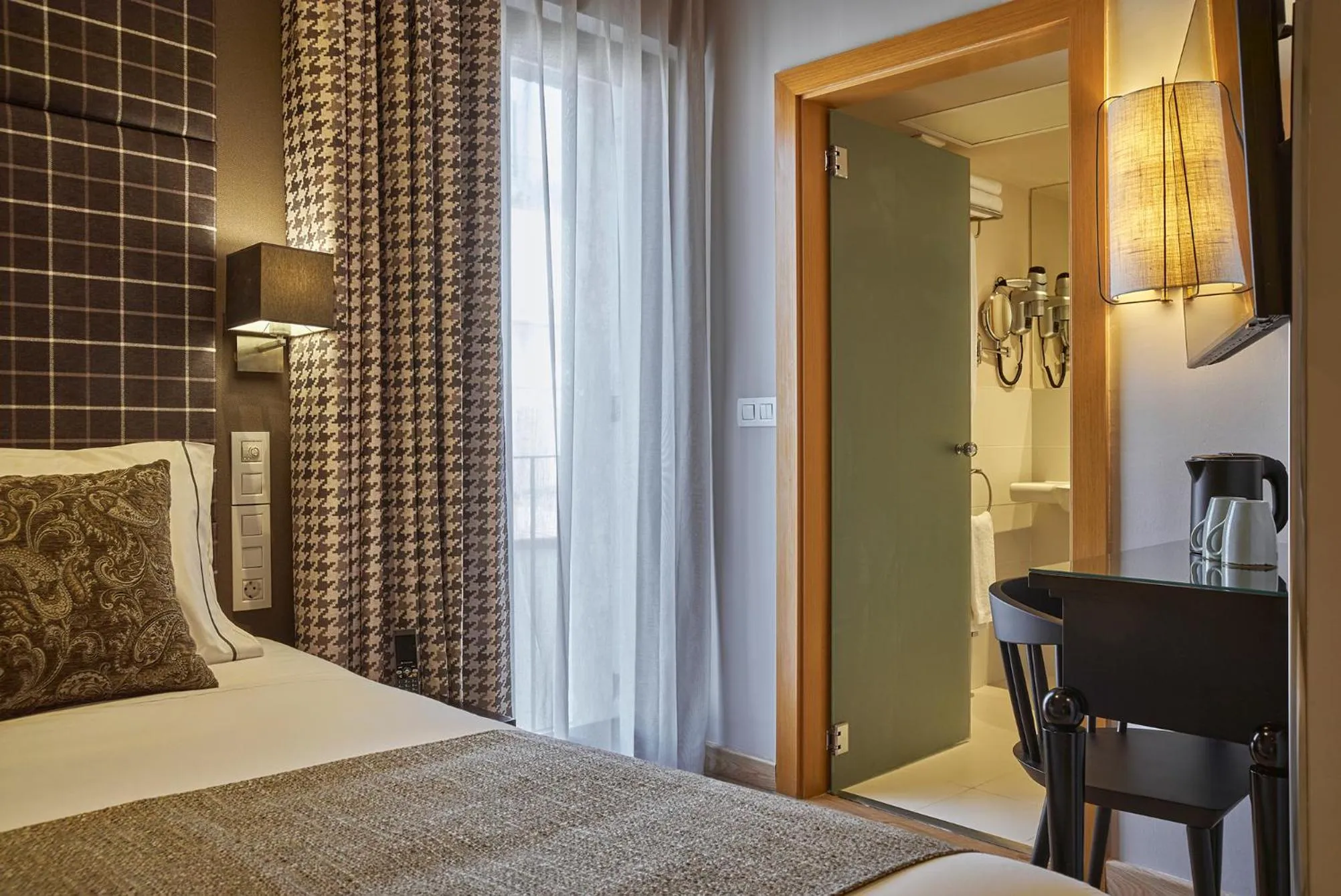 Bedroom, Bed in Hesperia Barcelona Barri Gòtic