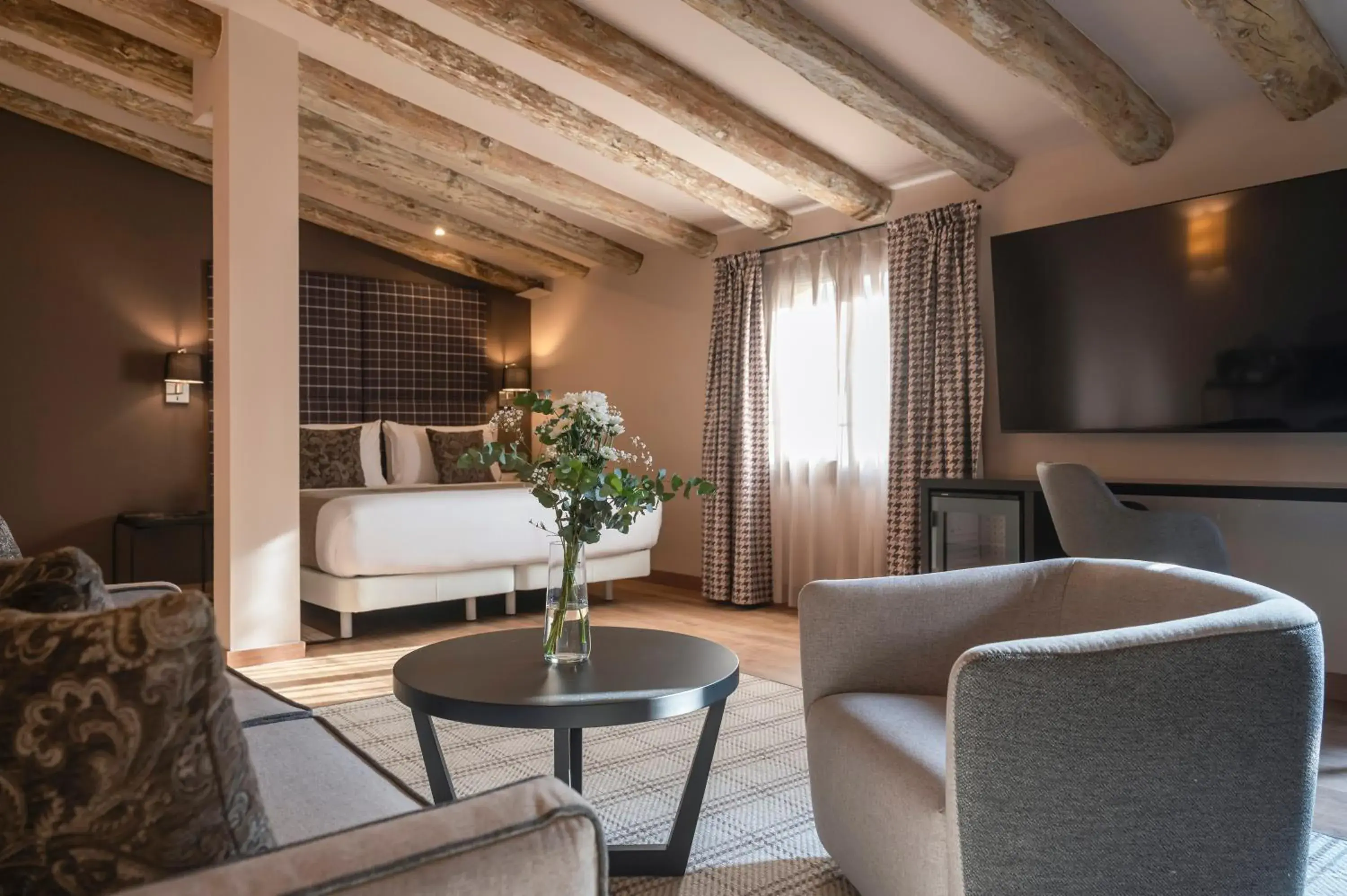 Suite with Terrace in Hesperia Barcelona Barri Gòtic Suite with Terrace in Hesperia Barcelona Barri Gòtic