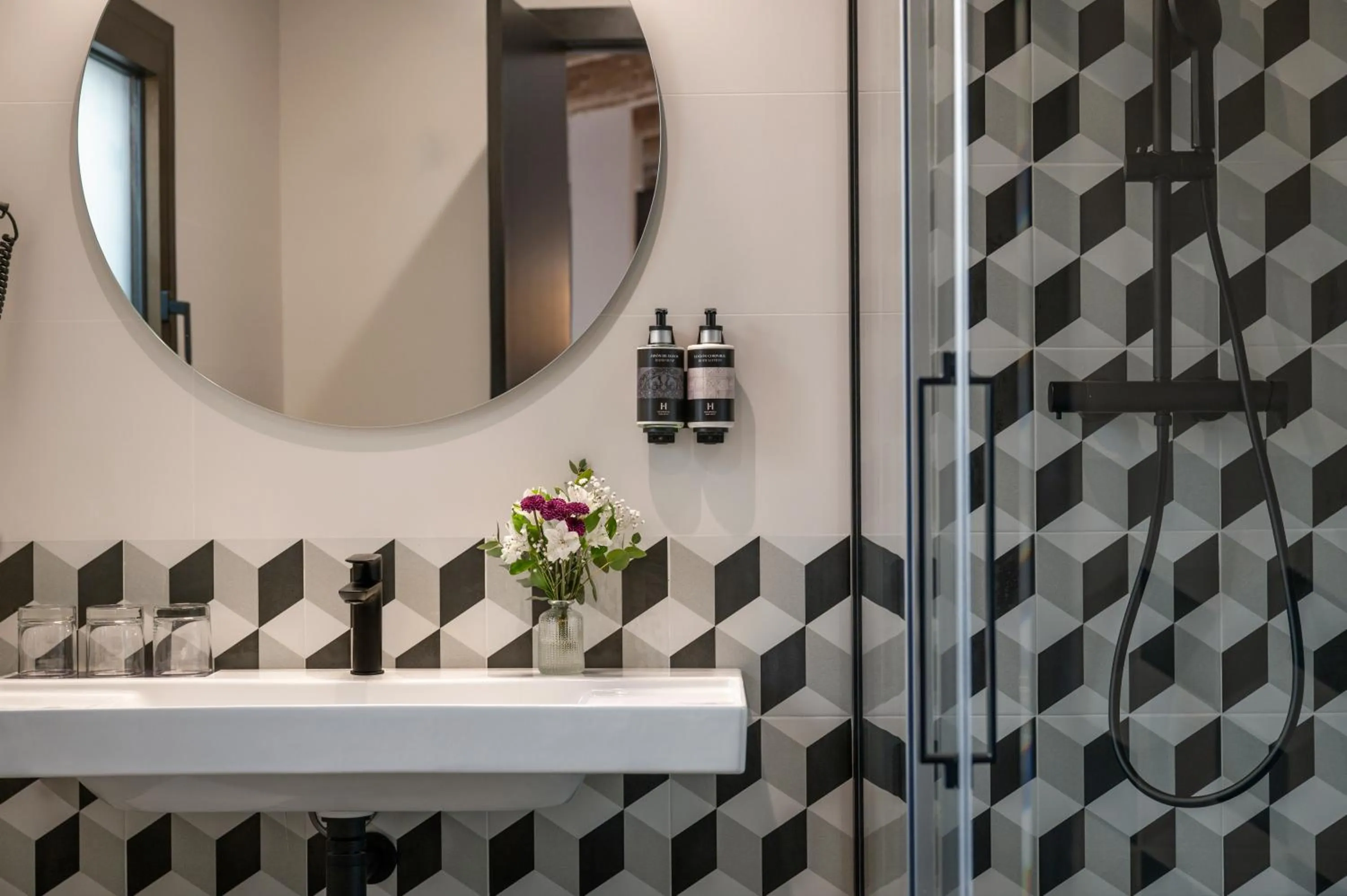 Bathroom in Hesperia Barcelona Barri Gòtic