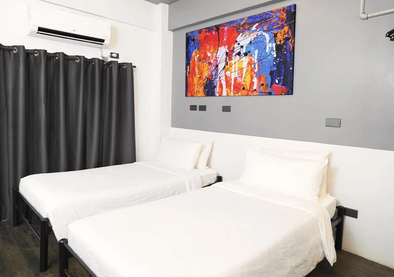 Bed in mySTAY Hotel BGC West