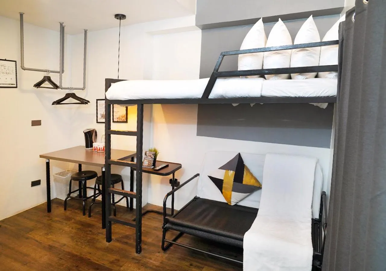 Bed in mySTAY Hotel BGC North