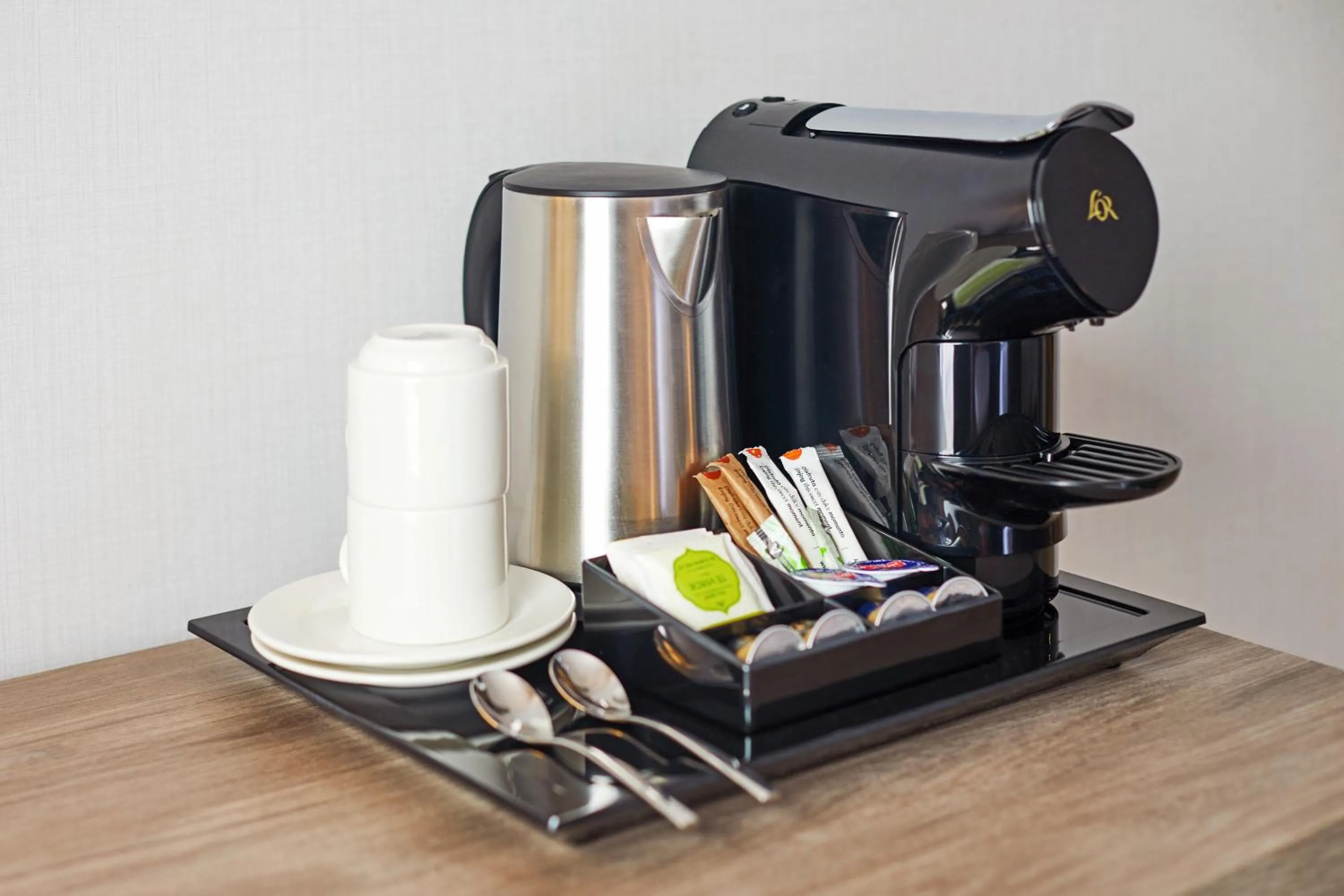 Coffee/tea facilities in Hesperia Sevilla