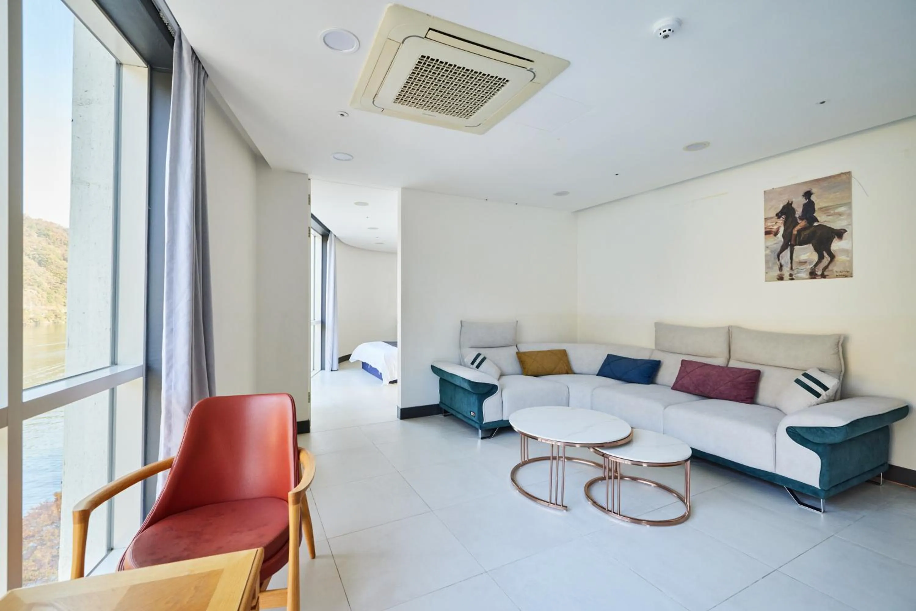 Living room in YJ Hotel