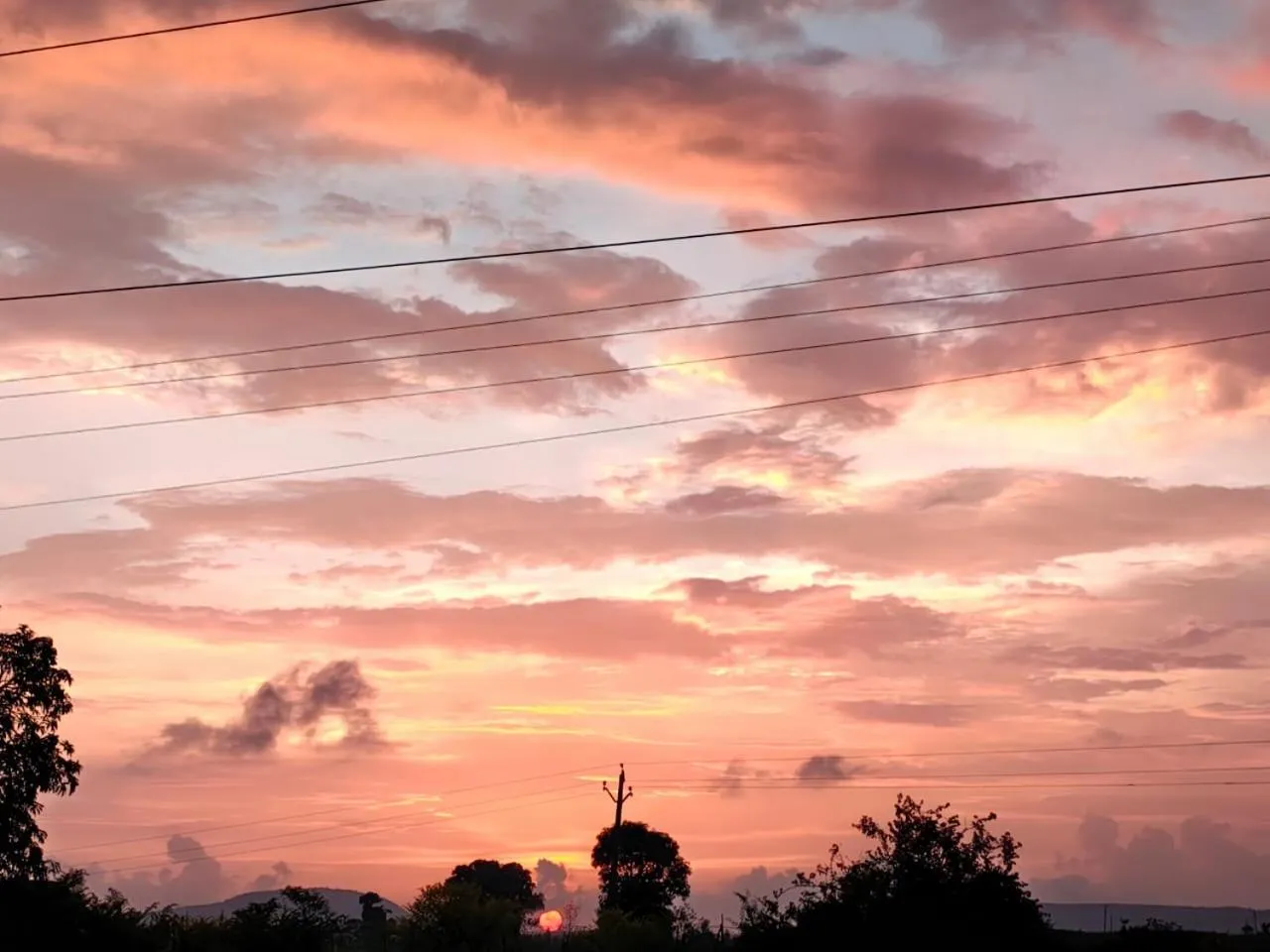 Canoeing in Club Shandilya- Cheerful 3BR villa in Nature Lap