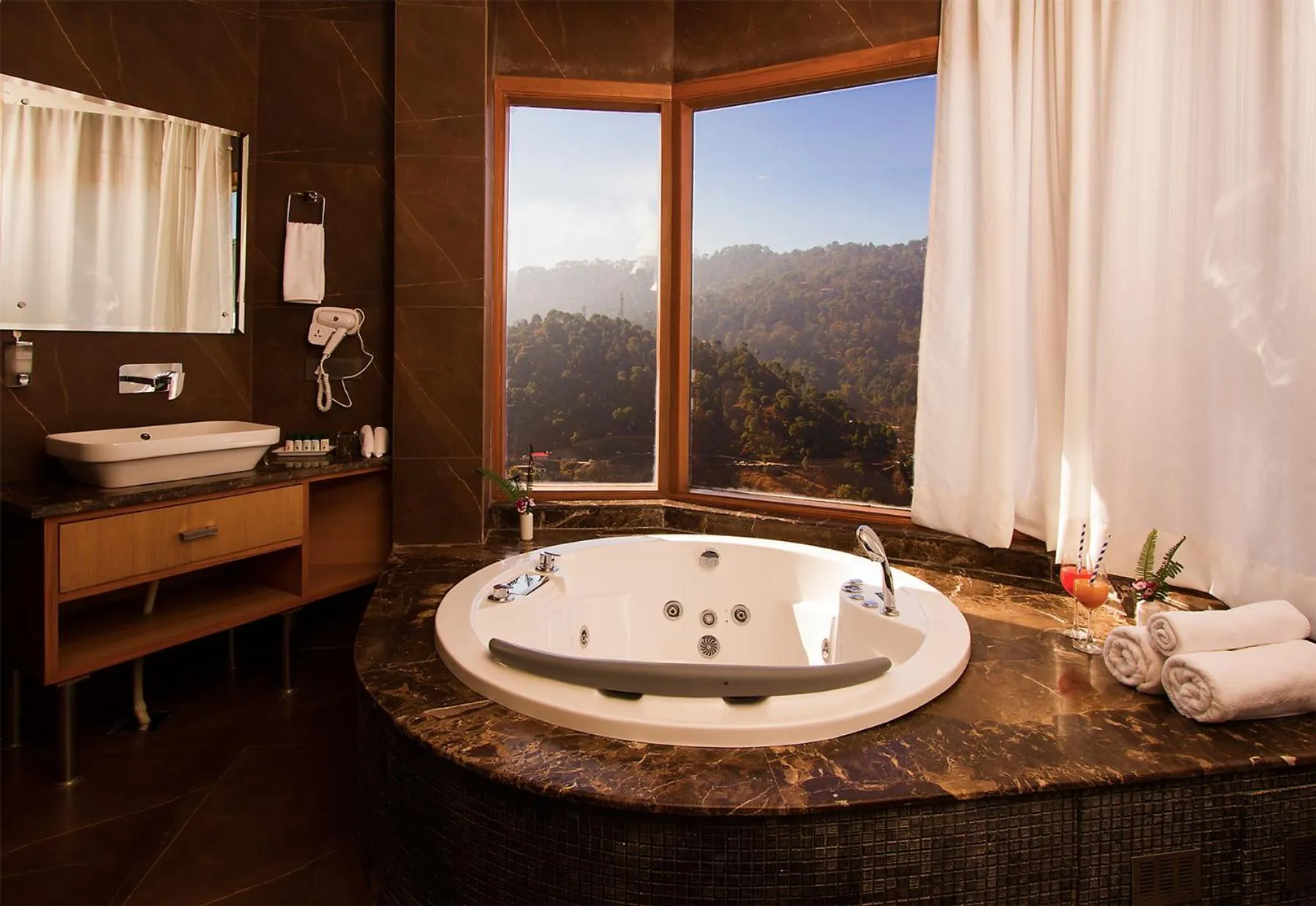 Bathroom in Rosetum Kasauli