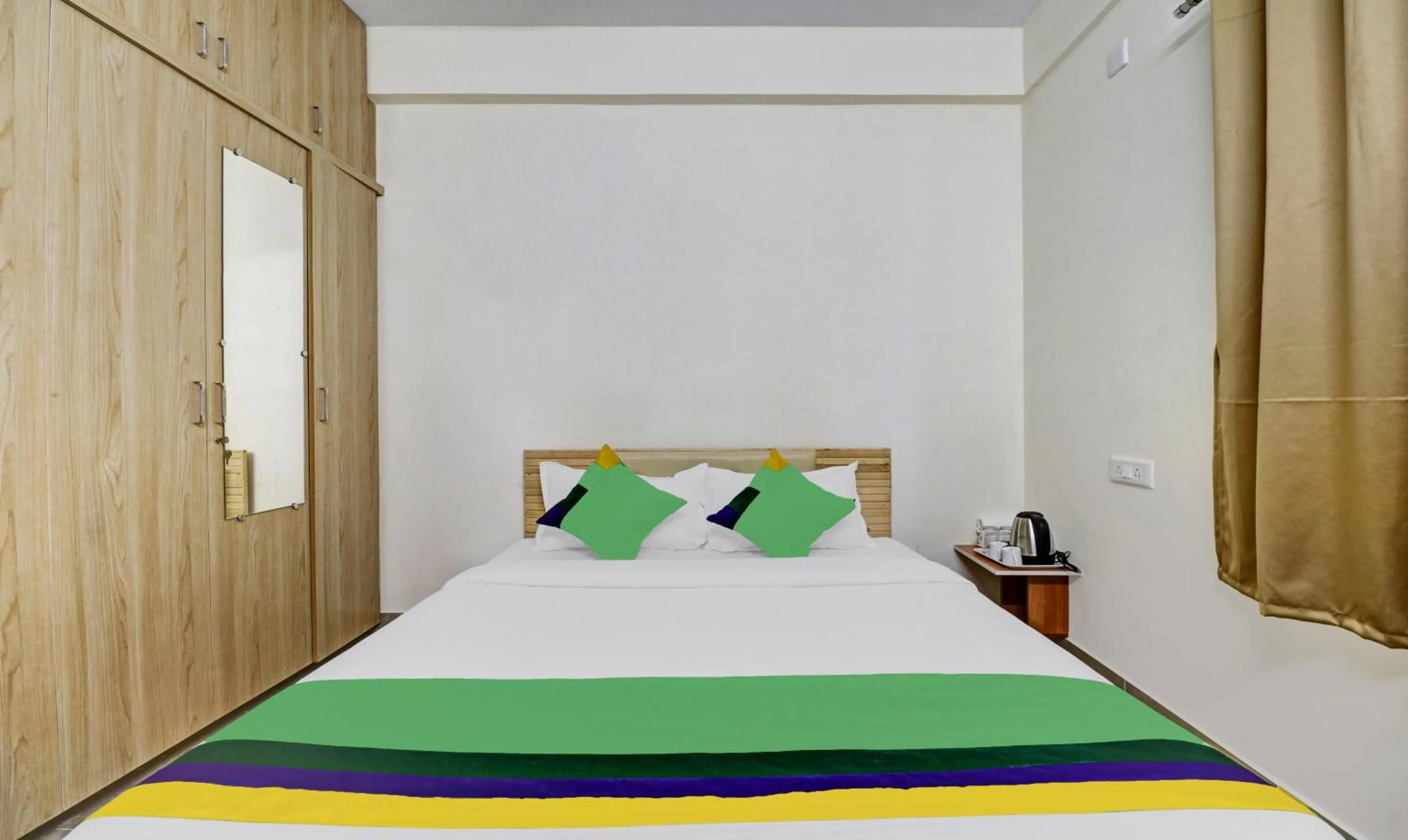 Bedroom, Bed in Treebo SLN Heritage